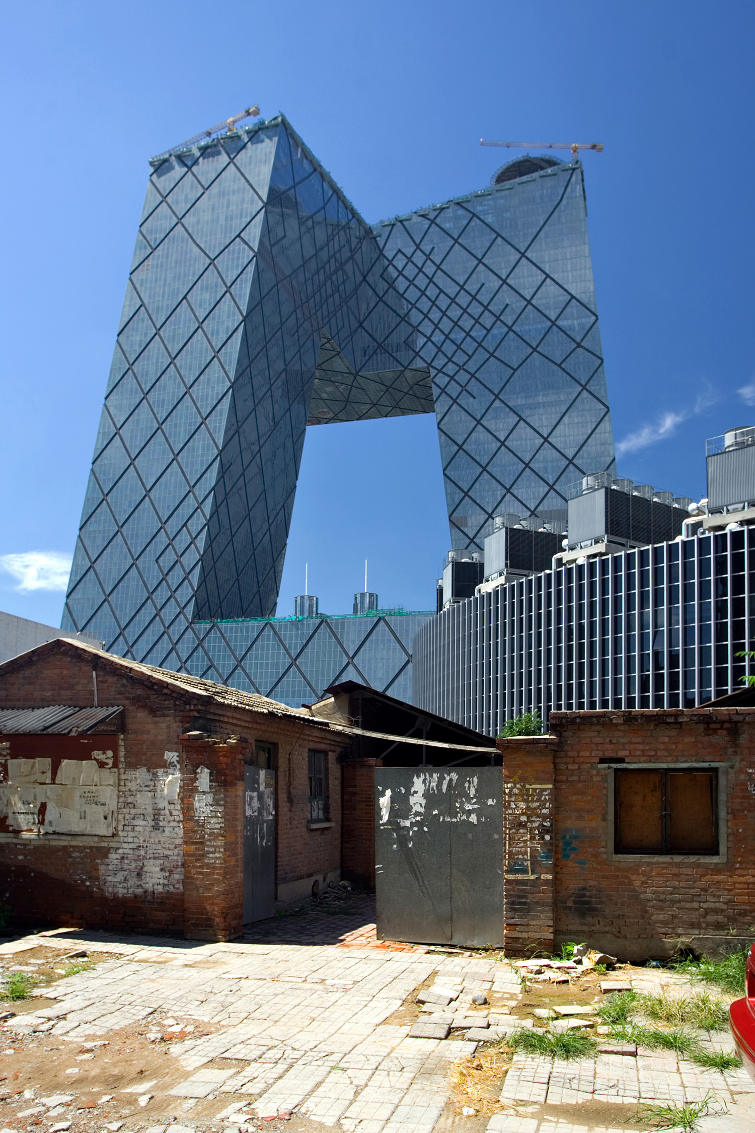 CCTV Headquarters, Peking - View from the east. © Mathias Beinling