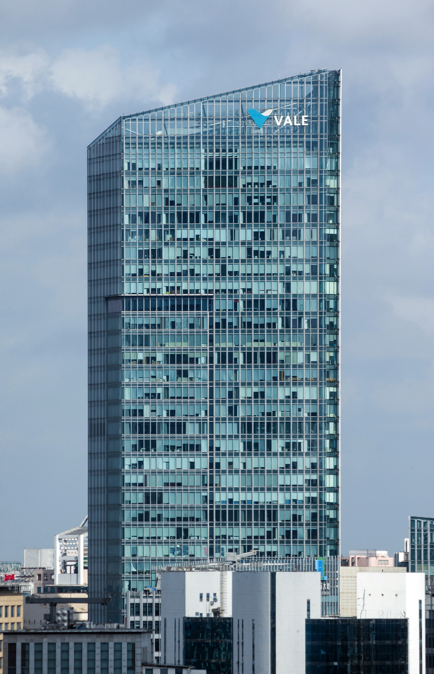 BM Plaza Office Tower, Shanghai - View from Radisson New World Hotel. © Mathias Beinling