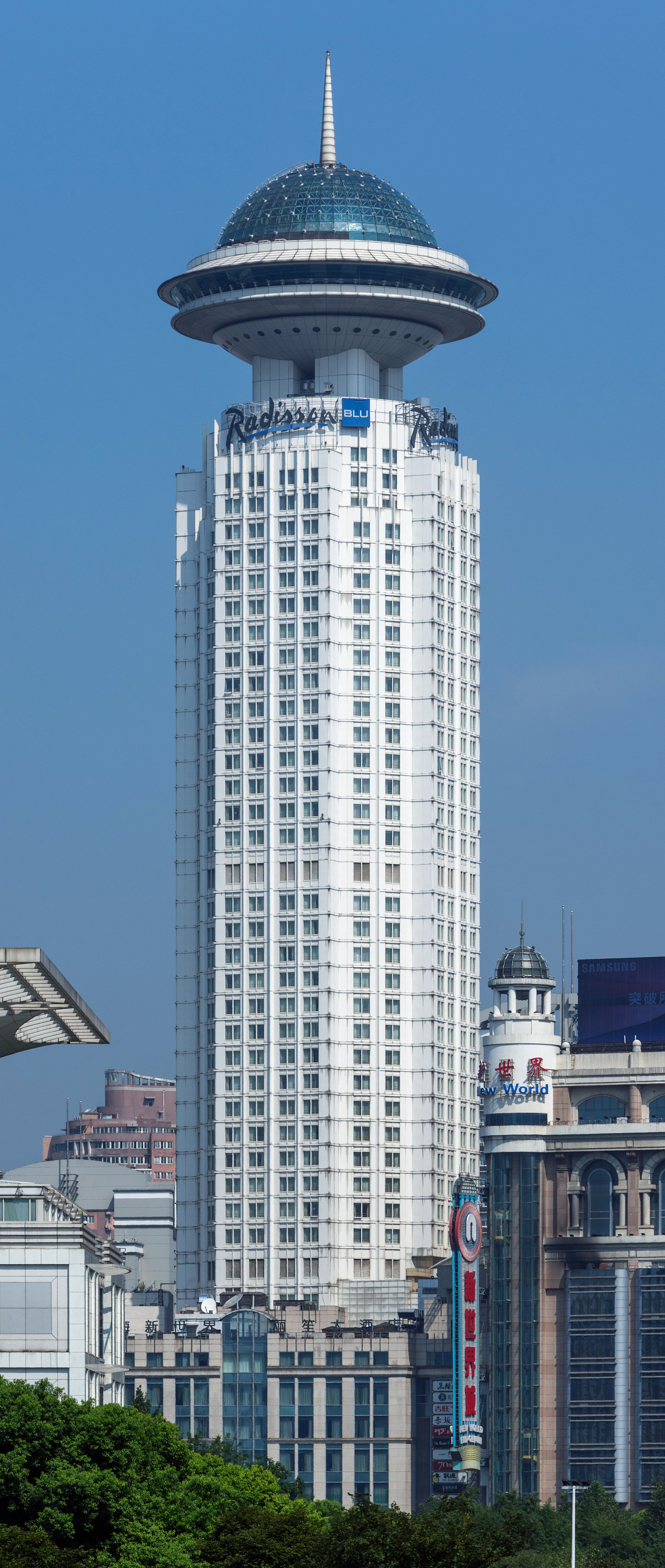 Radisson New World Hotel, Shanghai - View from the southeast. © Mathias Beinling