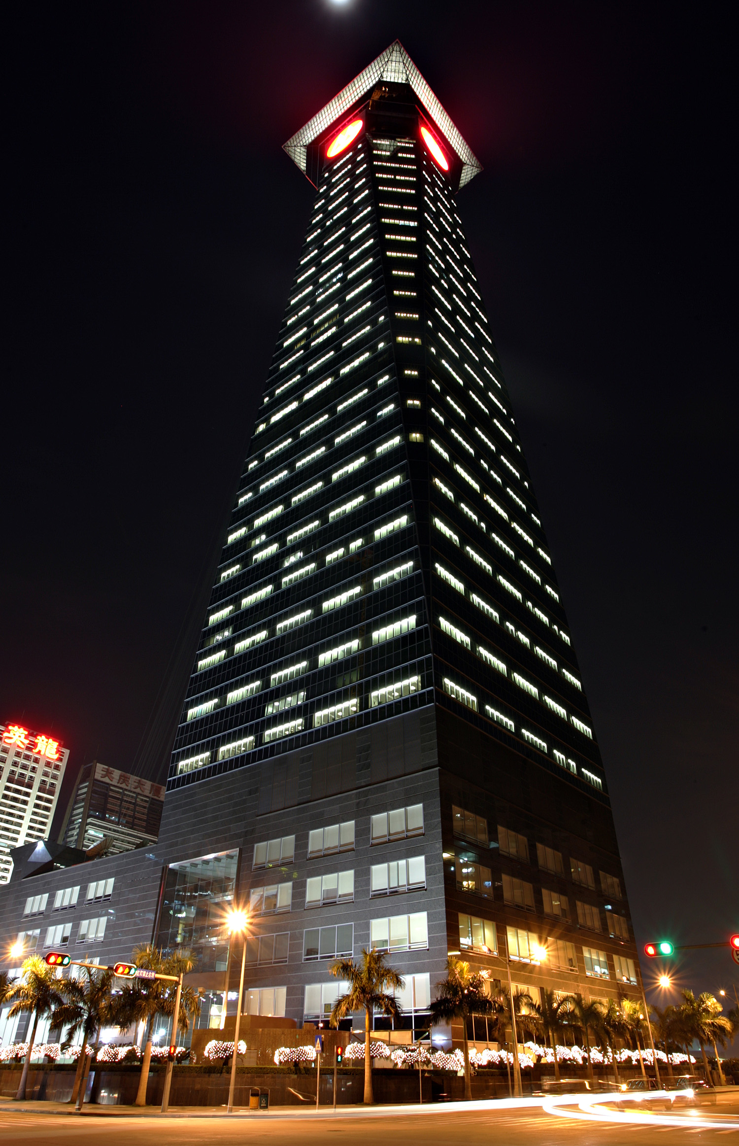 China Merchants Bank Tower, Shenzhen - Night view from the north. © Mathias Beinling