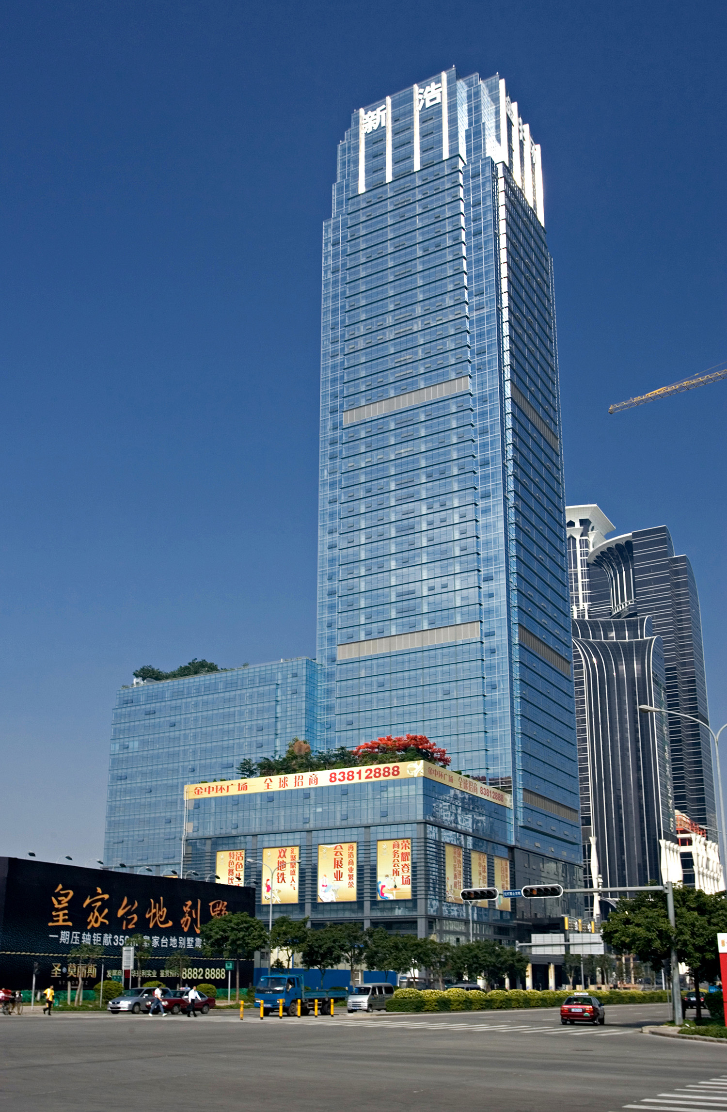 Jinzhonghuan International Business Building, Shenzhen - View from the southeast. © Mathias Beinling