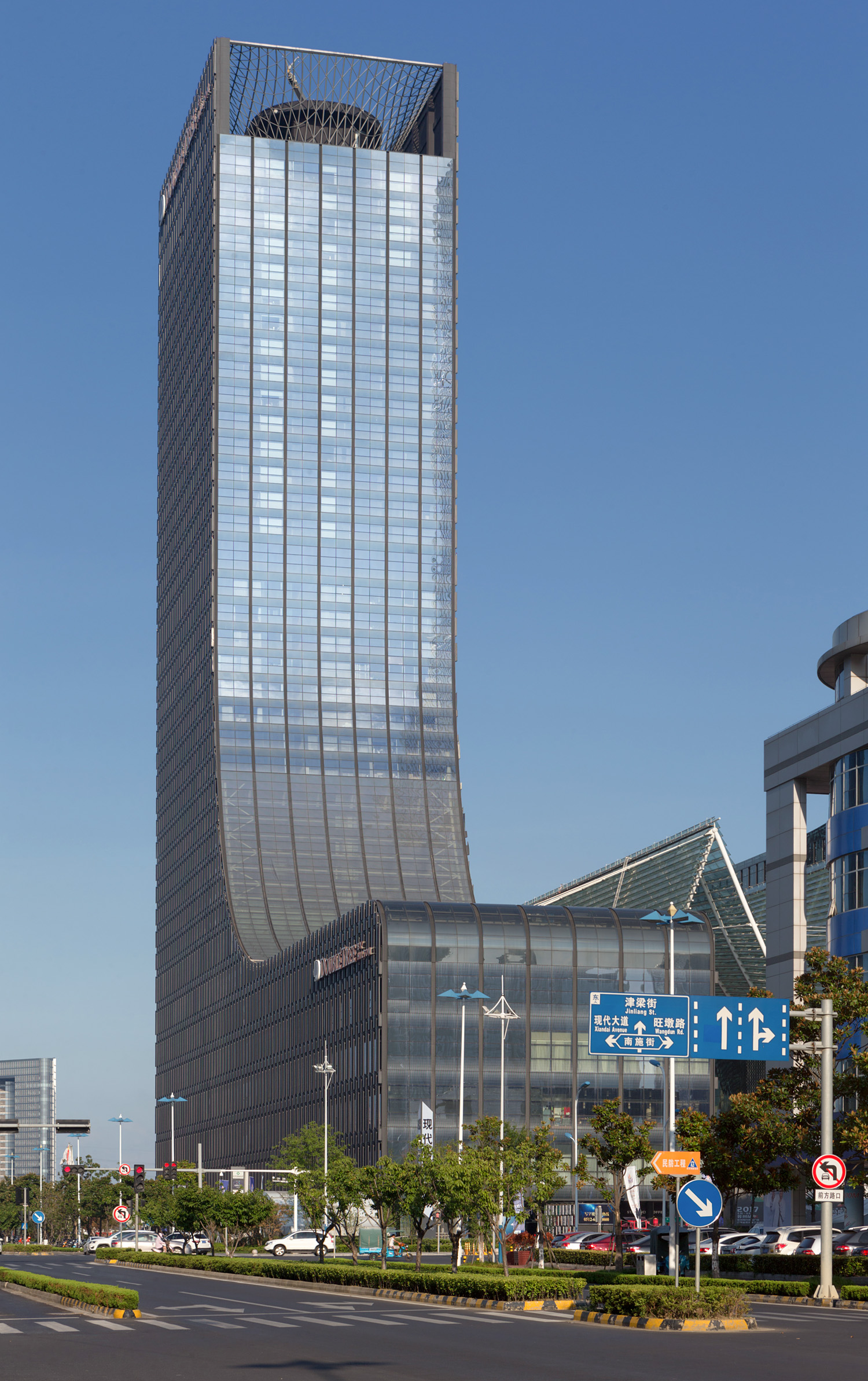 The SuzhouModern Media Plaza Tower 2, Suzhou - View from the west. © Mathias Beinling