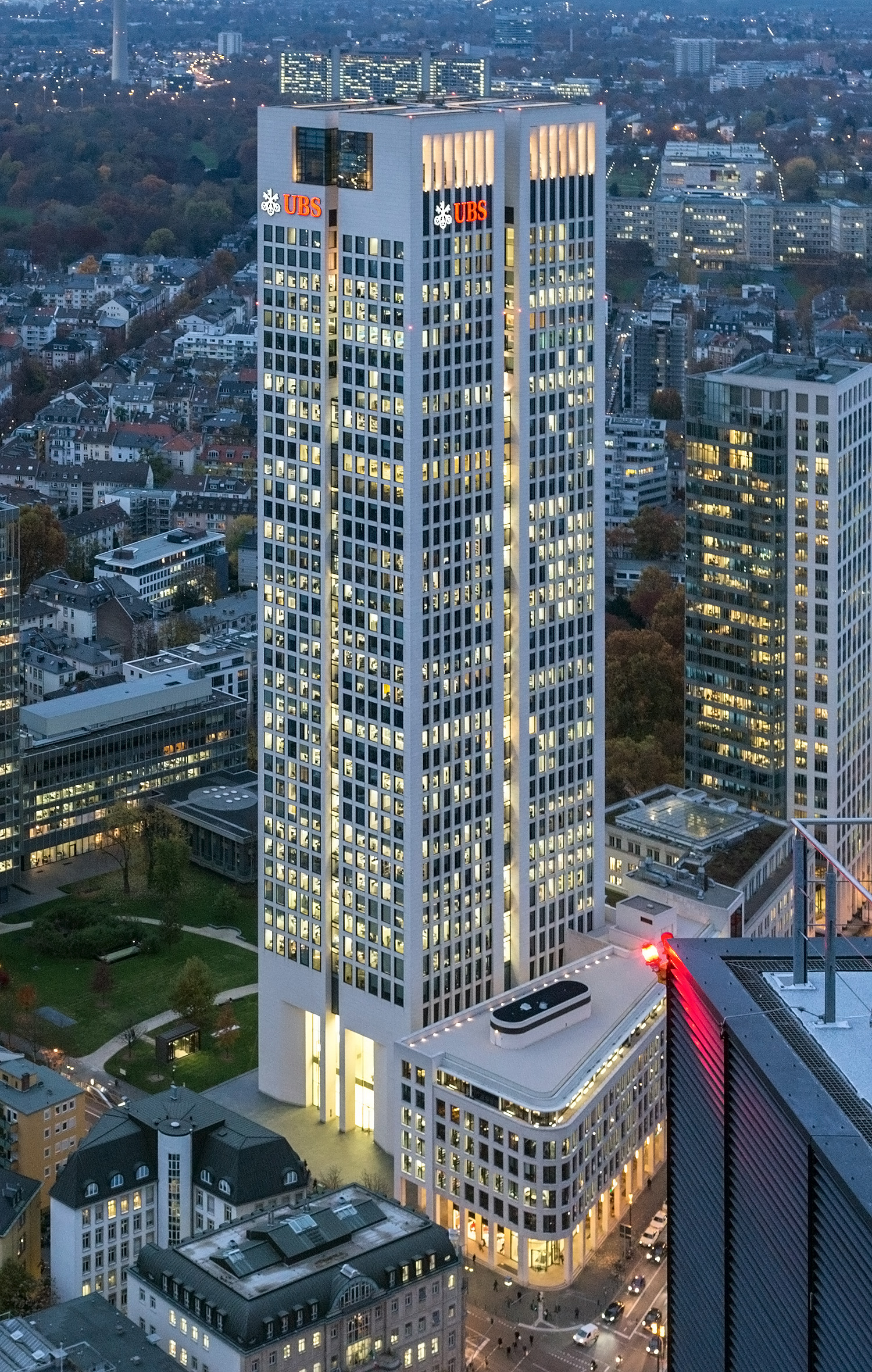 Opernturm, Frankfurt - View from Main Tower. © Mathias Beinling