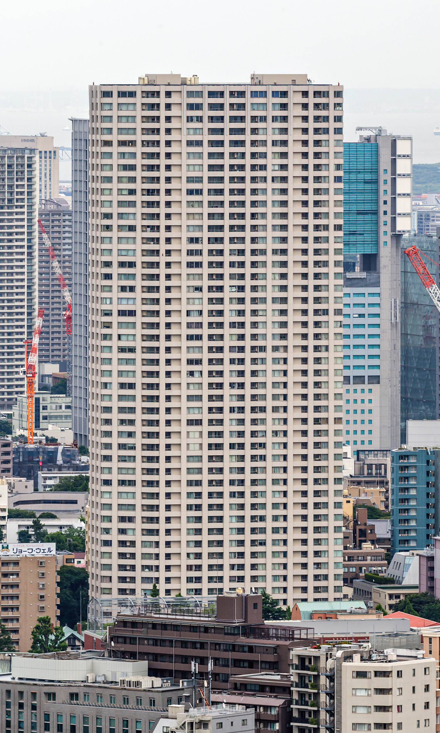 Hilltop Tower, Tokyo - View from Yebisu Garden Place Tower. © Mathias Beinling