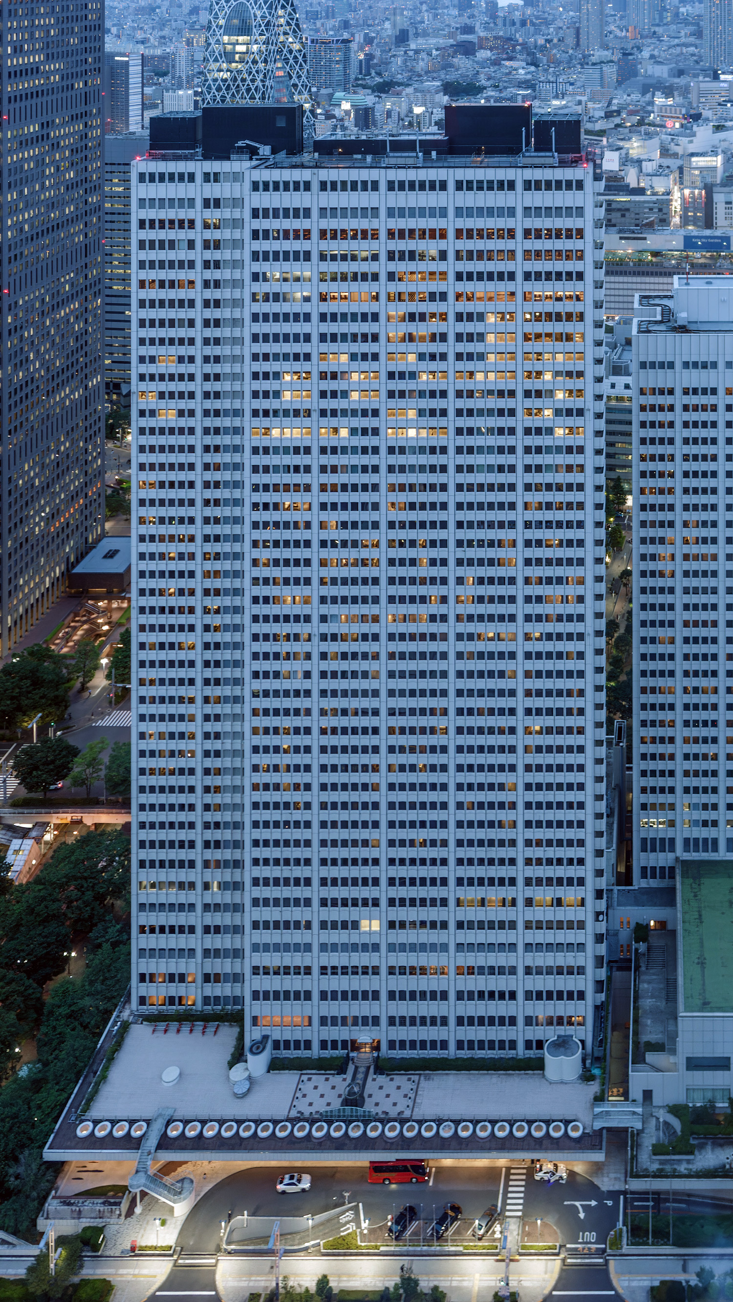 Keio Plaza North Building, Tokyo - View from Tokyo Metropolitan Government Building. © Mathias Beinling