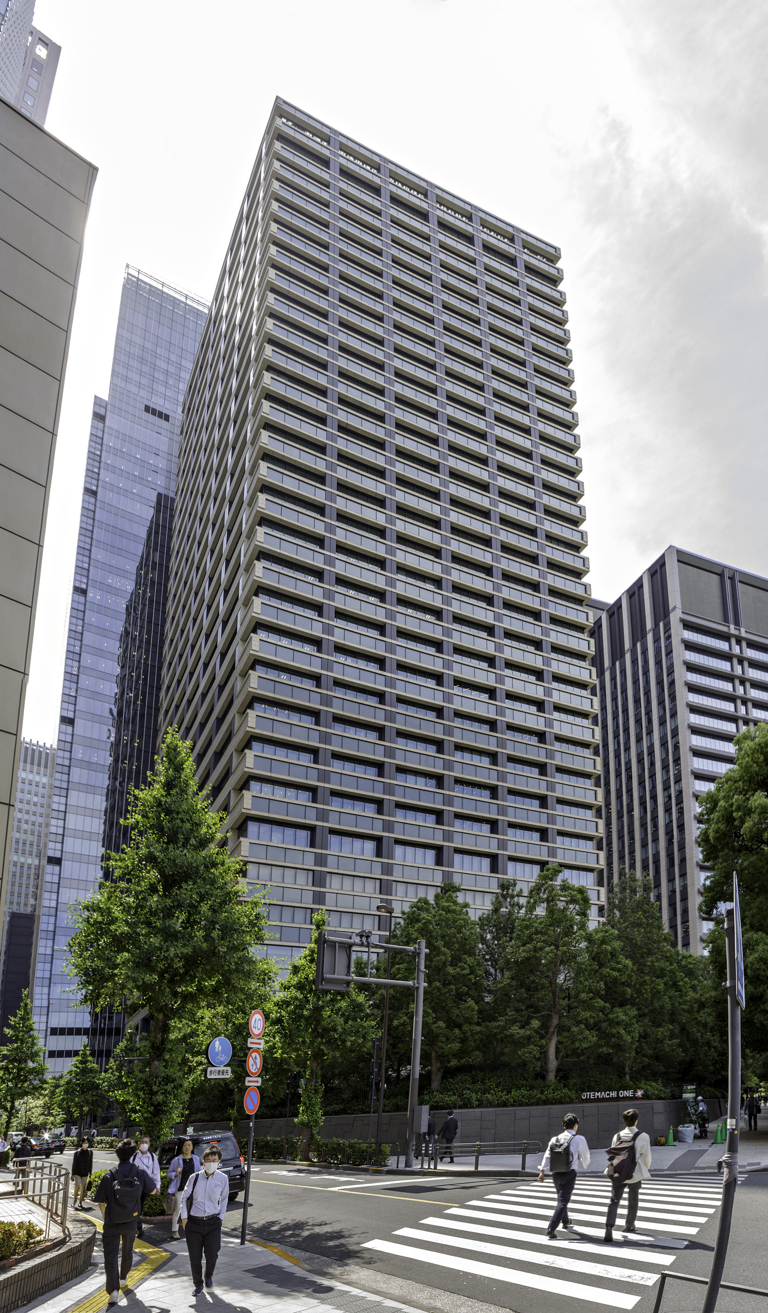 Mitsui & Co. Building, Tokyo - Vertical panorama. © Mathias Beinling