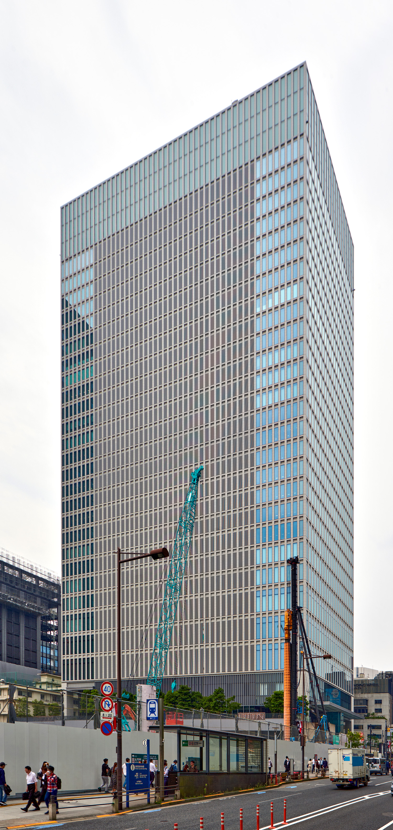 Nissei Hamamatsucho Crea Tower, Tokyo - View from the east. © Mathias Beinling