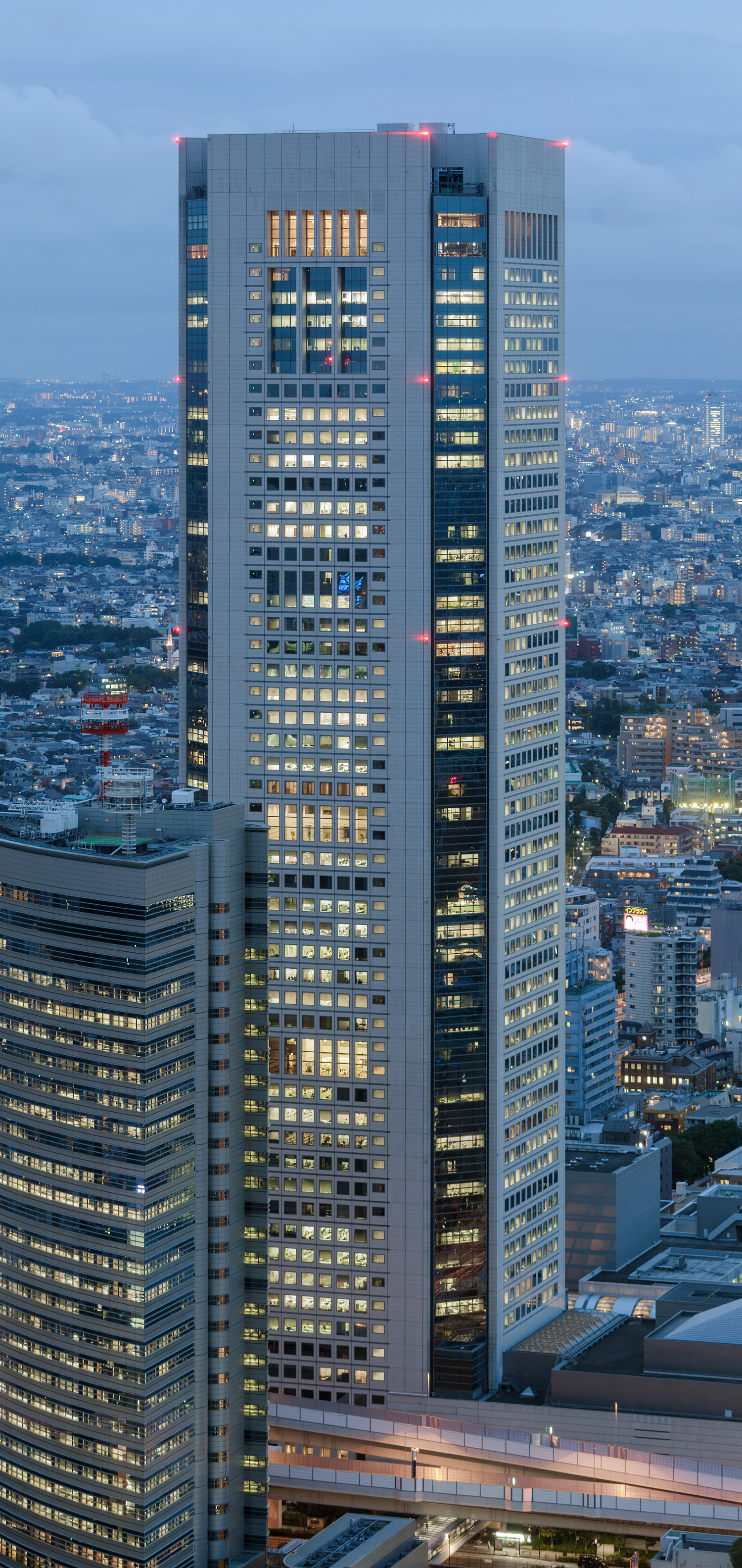 Opera City Tower, Tokyo - View from Tokyo Metropolitan Government Building. © Mathias Beinling