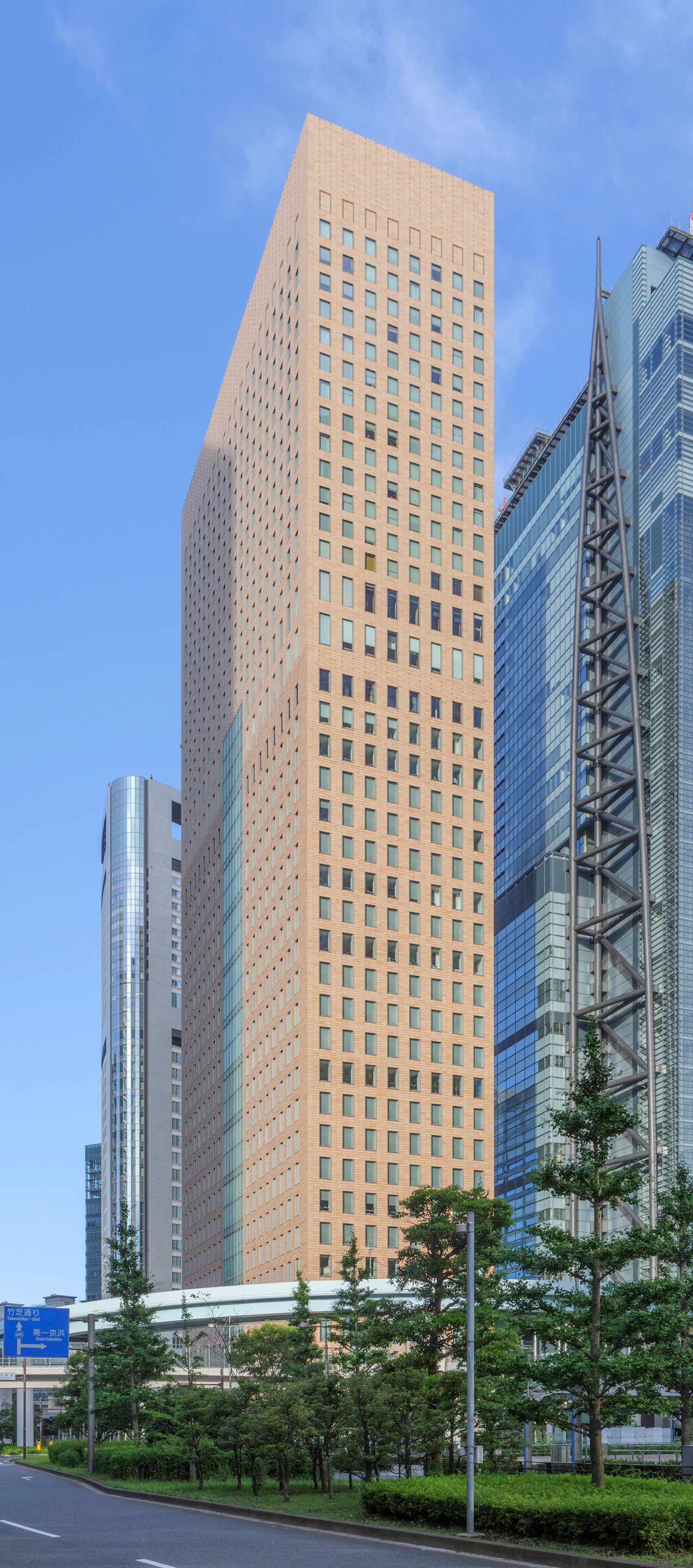 Royal Park Shiodome Tower, Tokyo - View from the northeast. © Mathias Beinling