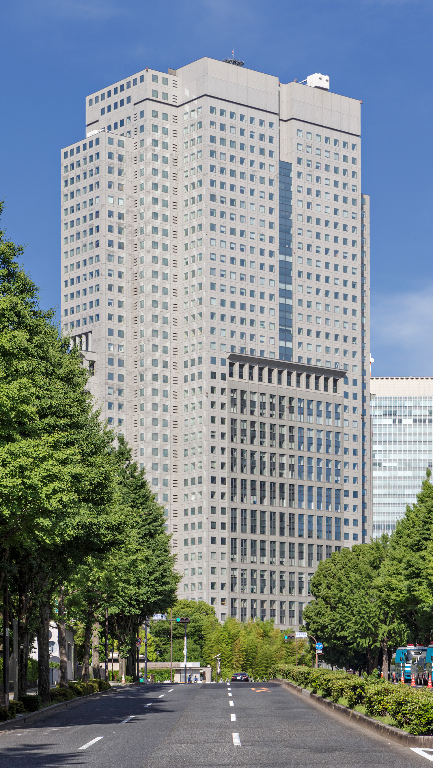Sanno Park Tower, Tokyo - View from the east. © Mathias Beinling