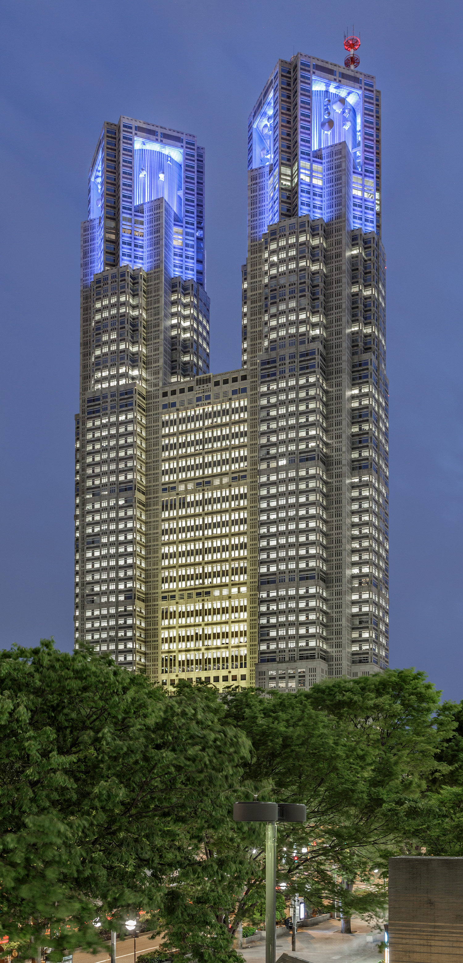 Tokyo Metropolitan Government Building, Tokyo - View from the north. © Mathias Beinling