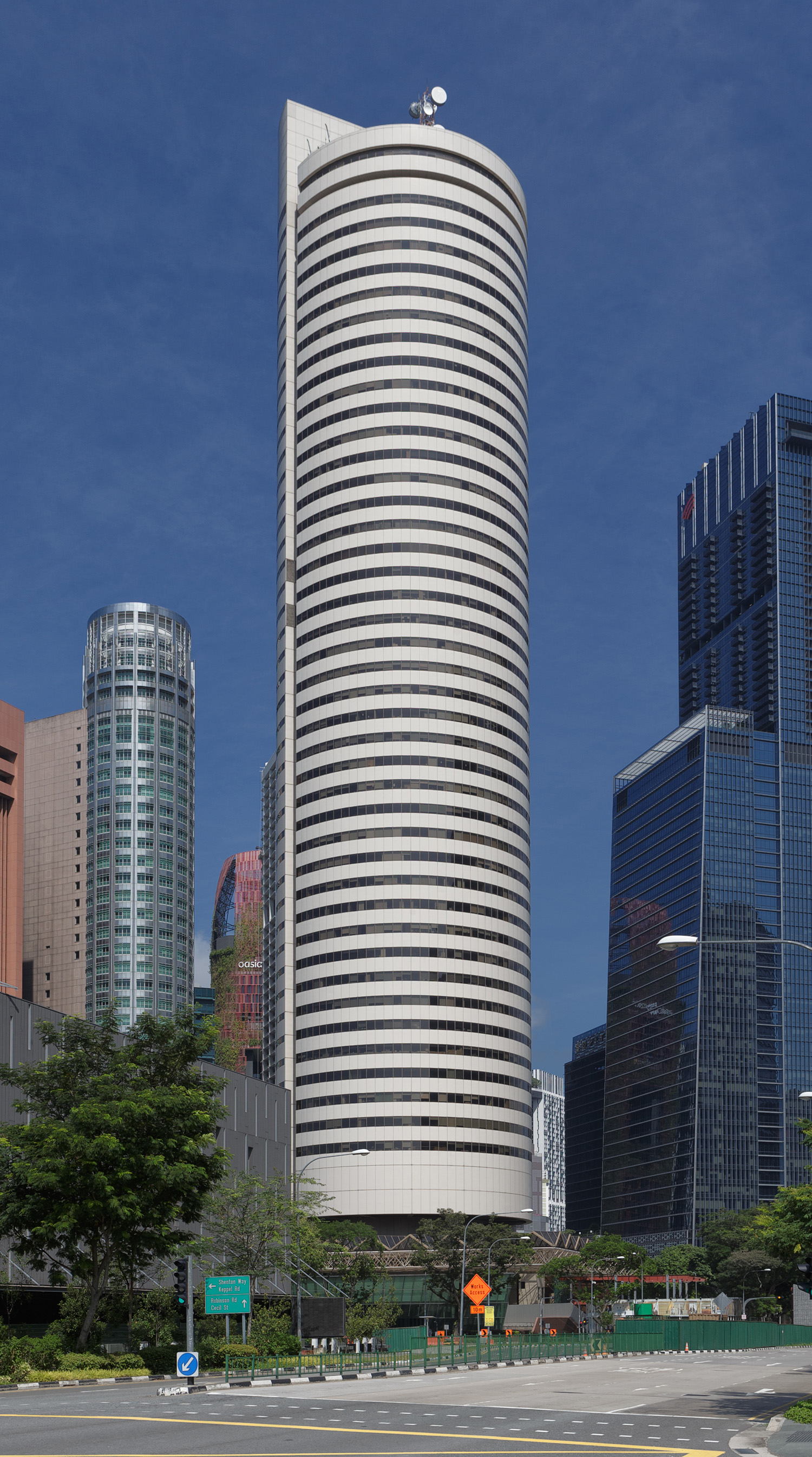 AXA Tower, Singapore - View from the east. © Mathias Beinling