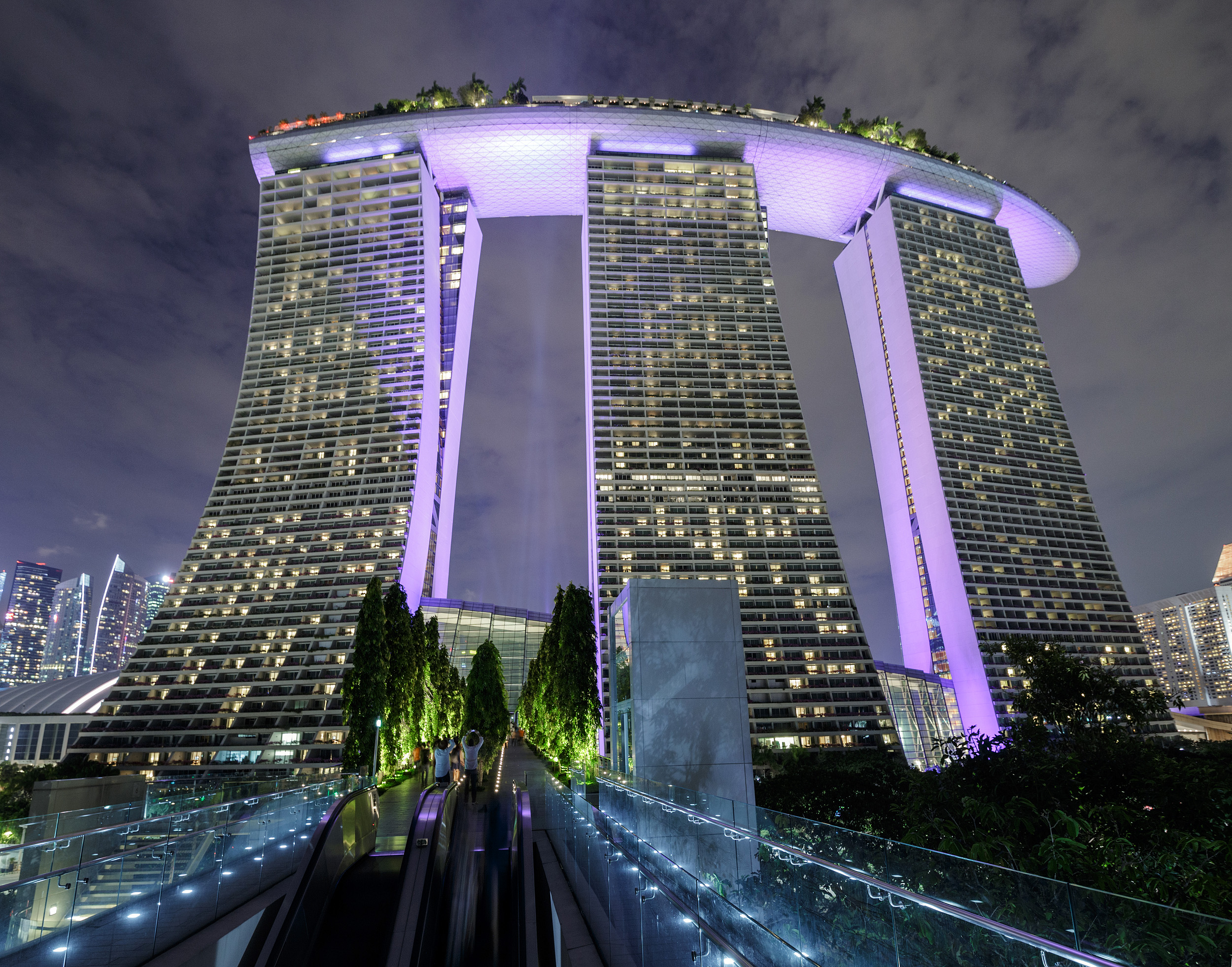 Marina Bay Sands Hotel, Singapore - View from the east. © Mathias Beinling