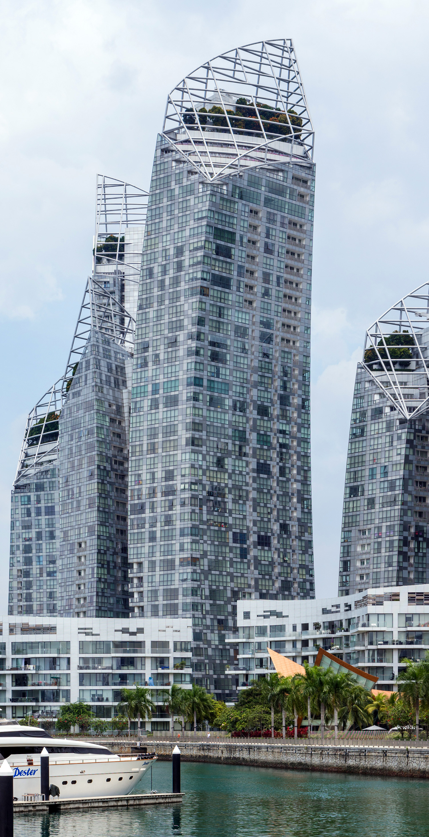 Reflections at Keppel Bay Tower 2B, Singapore - View from the east. © Mathias Beinling