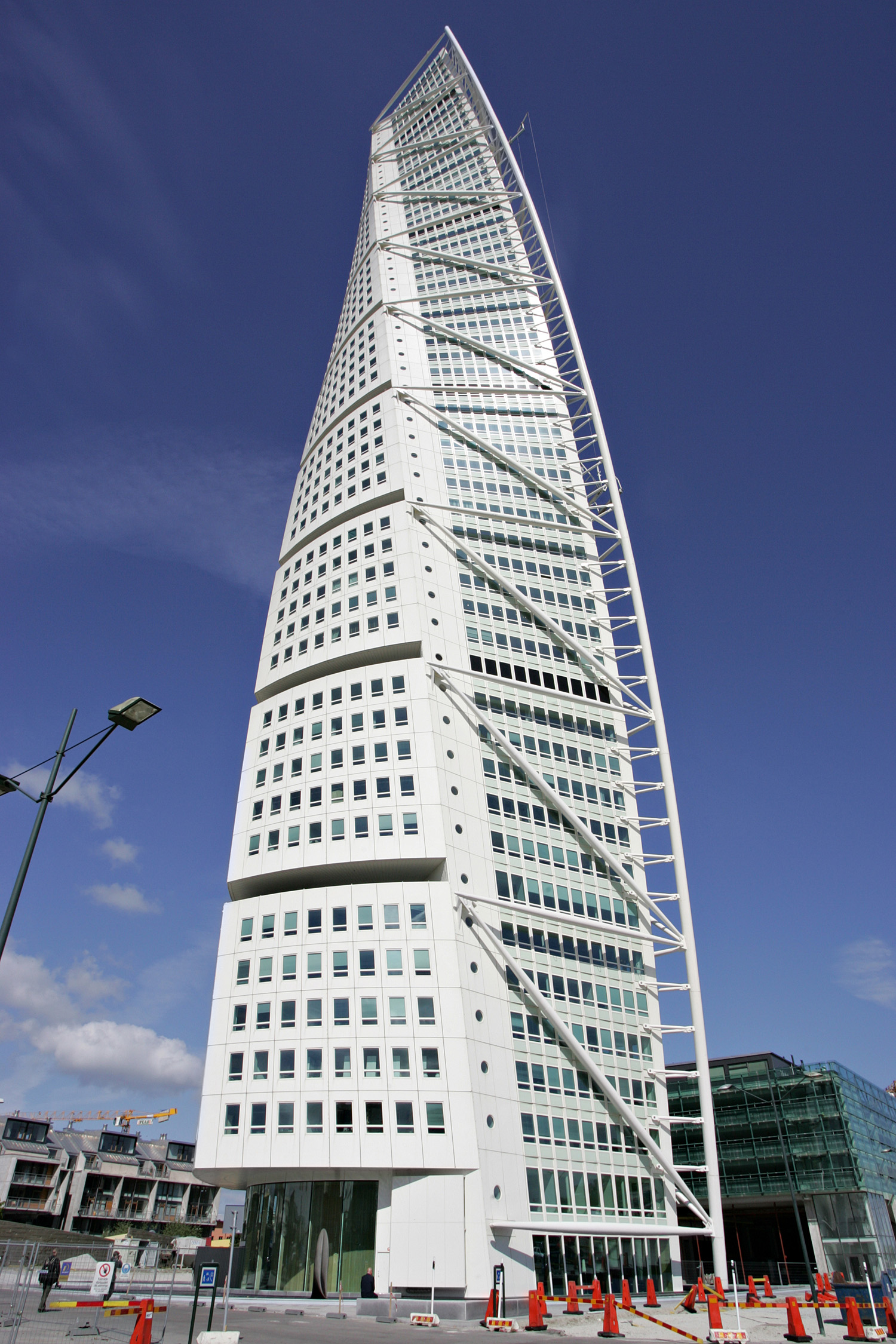 Turning Torso, Malm - View from the southeast. © Mathias Beinling