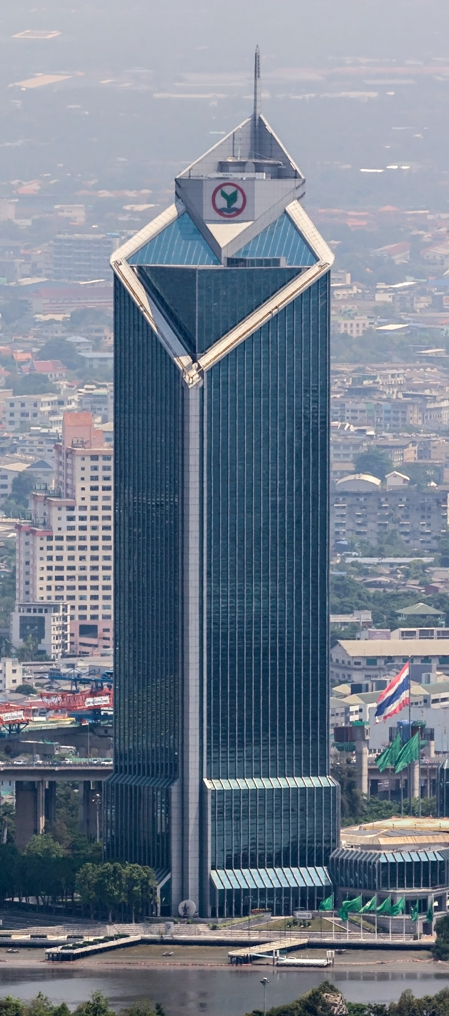 Kasikorn Bank Head Office, Bangkok - View from King Power Mahanakhon. © Mathias Beinling
