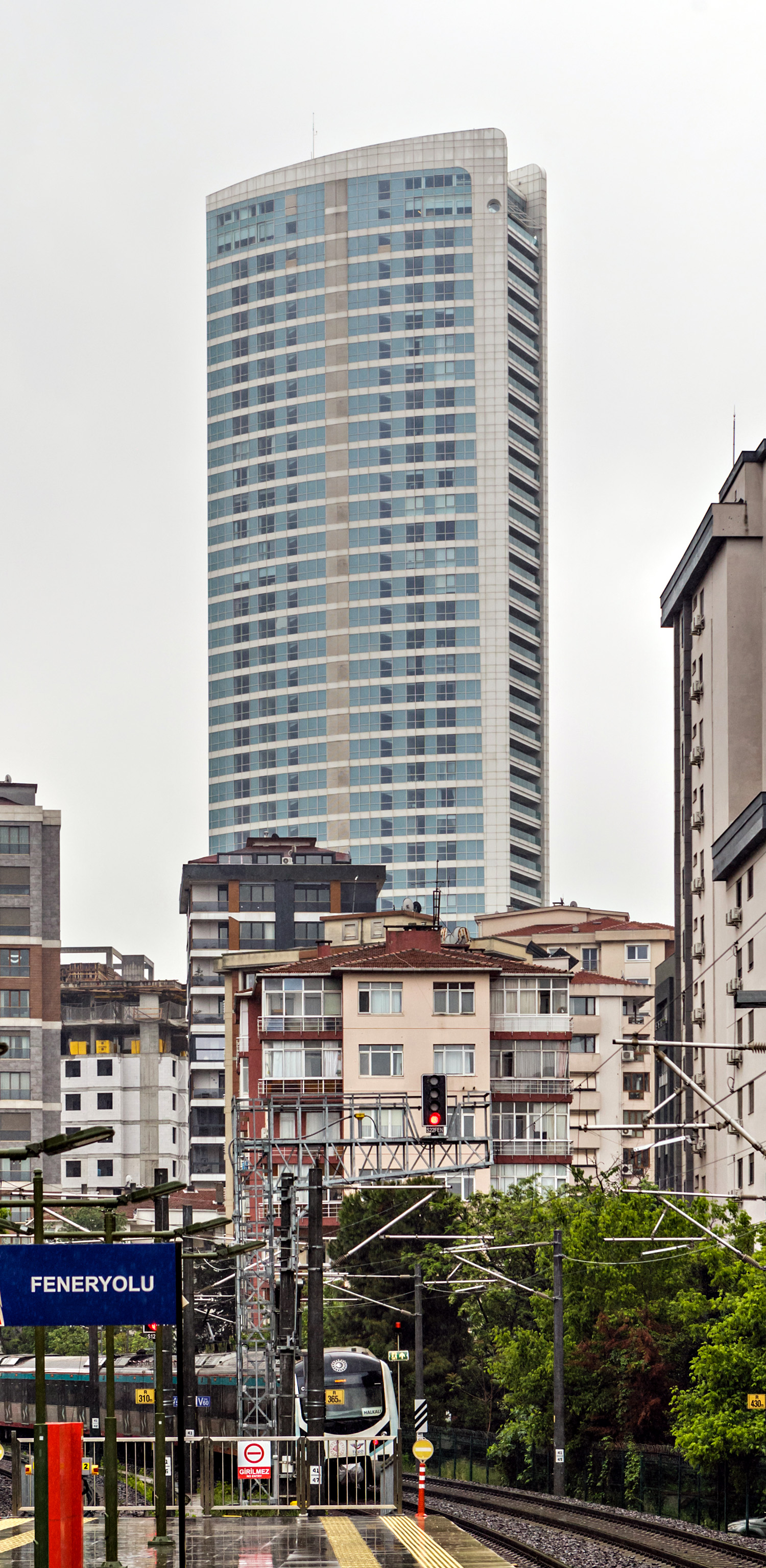 Four Winds Tower C, Istanbul - View from Feneryolu Station. © Mathias Beinling