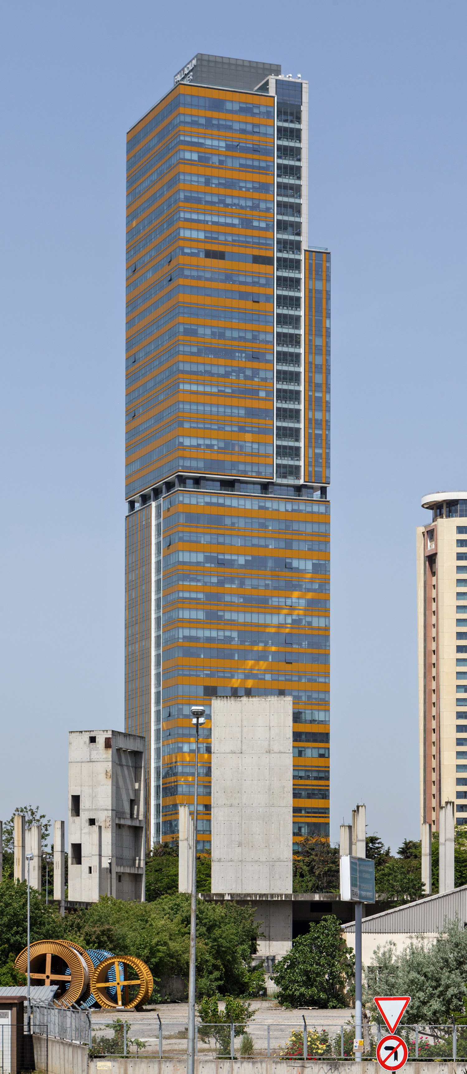Palladium Tower, Istanbul - View from the southeast. © Mathias Beinling