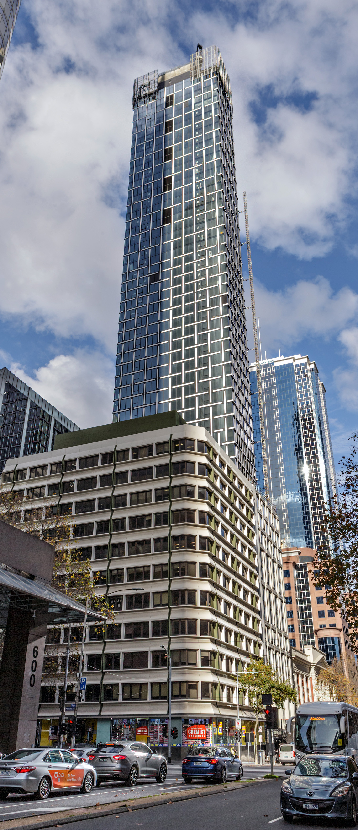Meriton Suites, Melbourne - View from the northwest. © Mathias Beinling