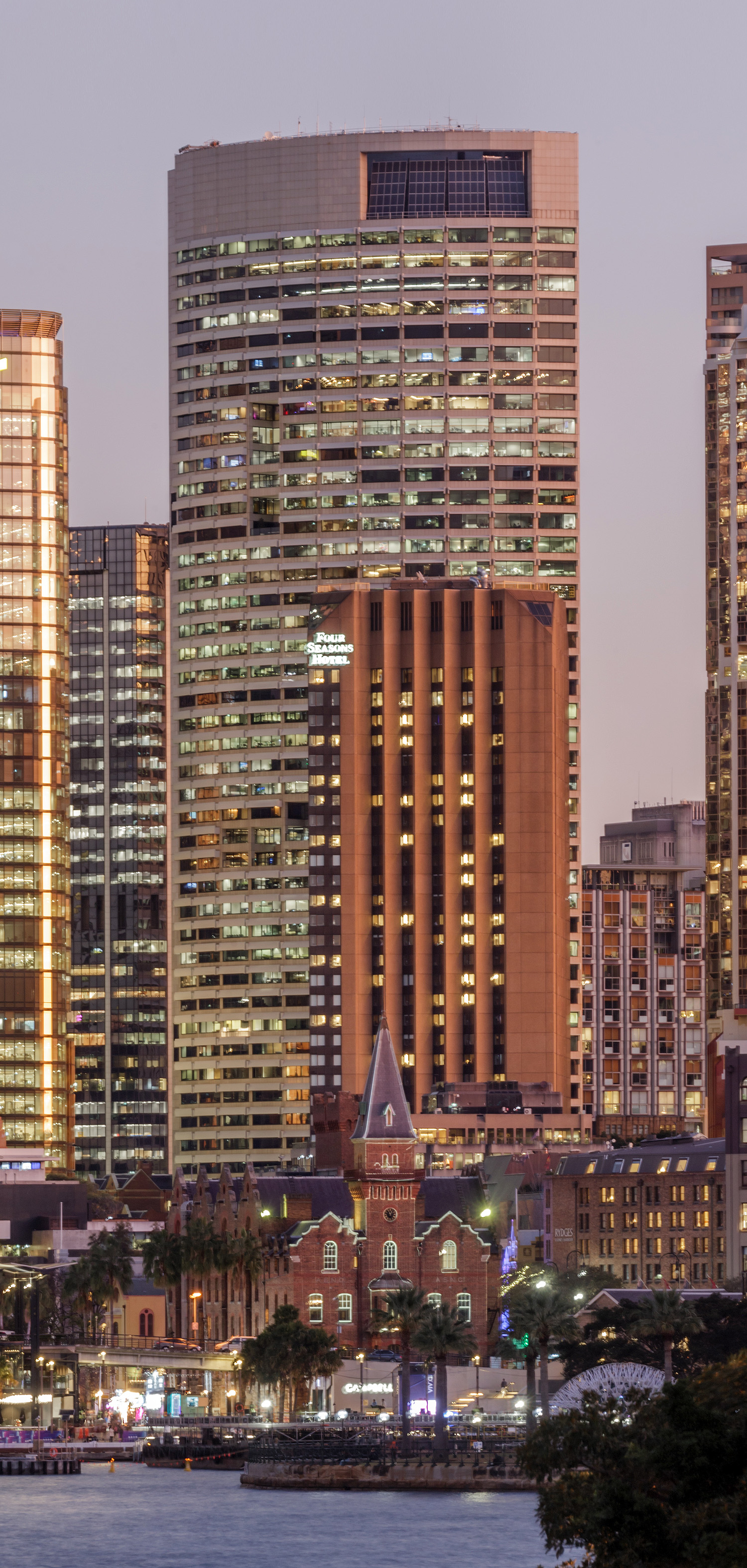 Grosvenor Place, Sydney - View from Milsons Point. © Mathias Beinling