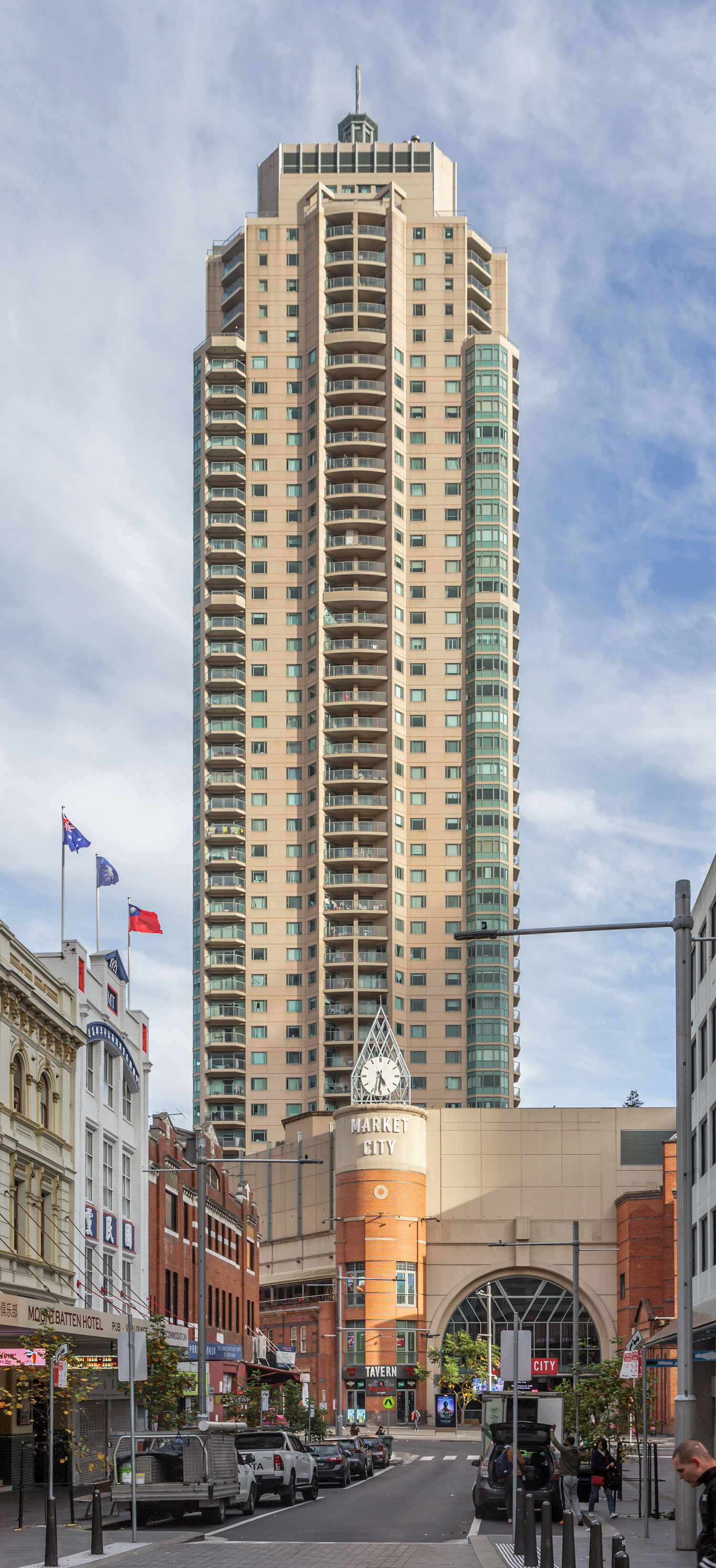 The Peak, Sydney - View from the east. © Mathias Beinling