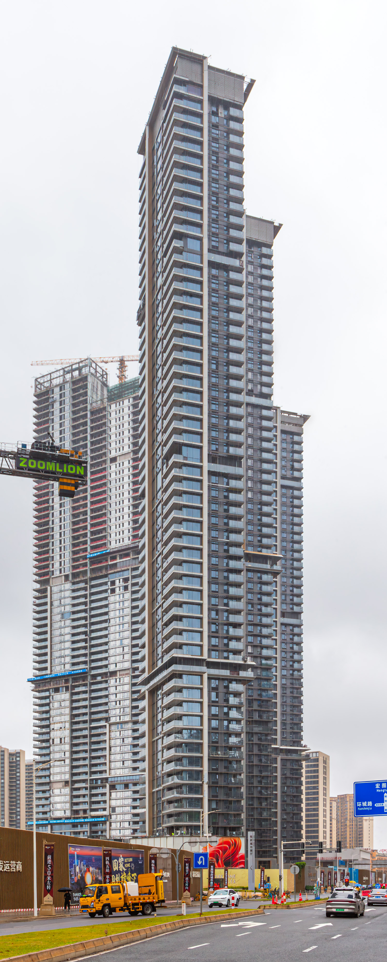 Yuefu Mansion Tower 12, Dongguan - View from the east. © Mathias Beinling