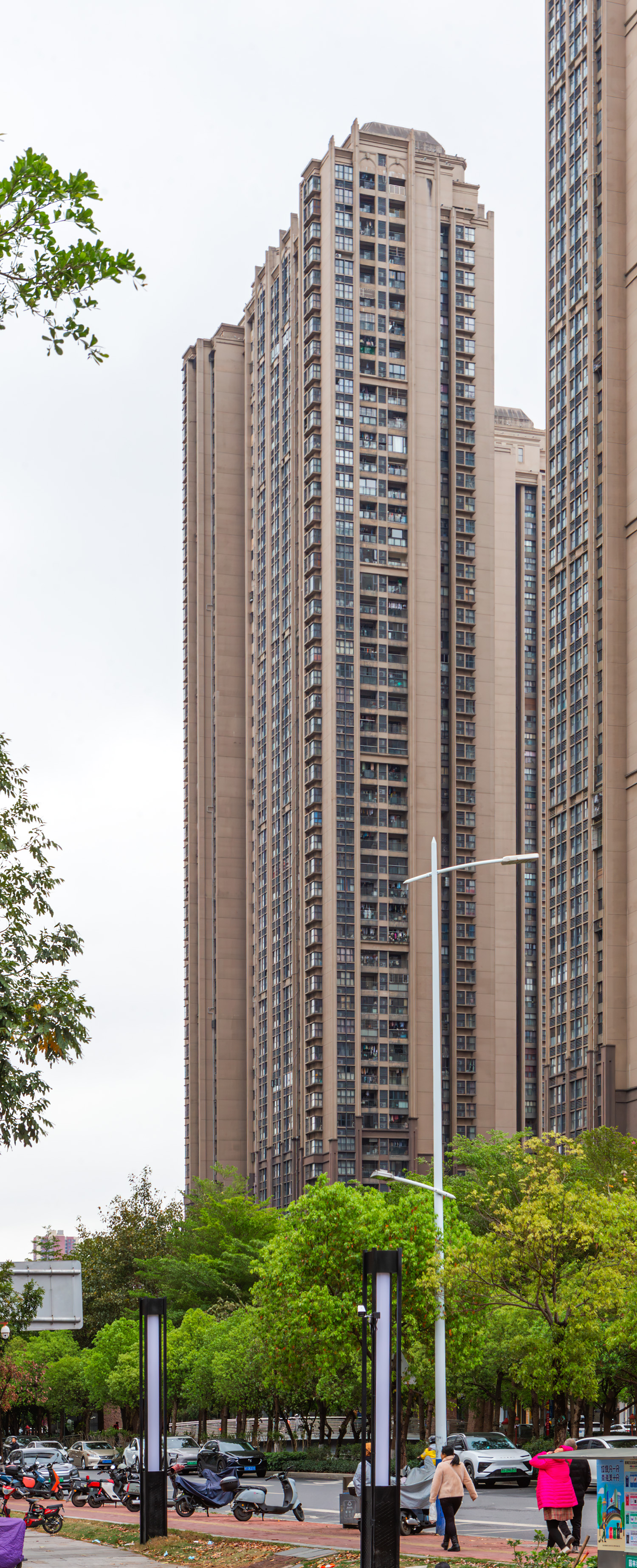 Wanda Huafu Tower 2-3, Foshan - View from the west. © Mathias Beinling