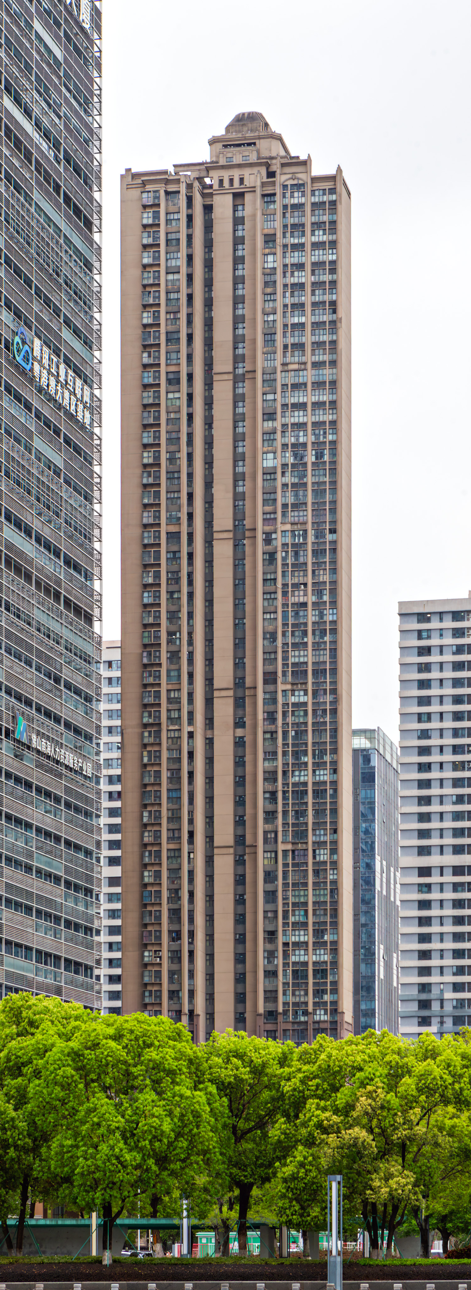 Wanda Huafu Tower 6, Foshan - View from the northwest. © Mathias Beinling