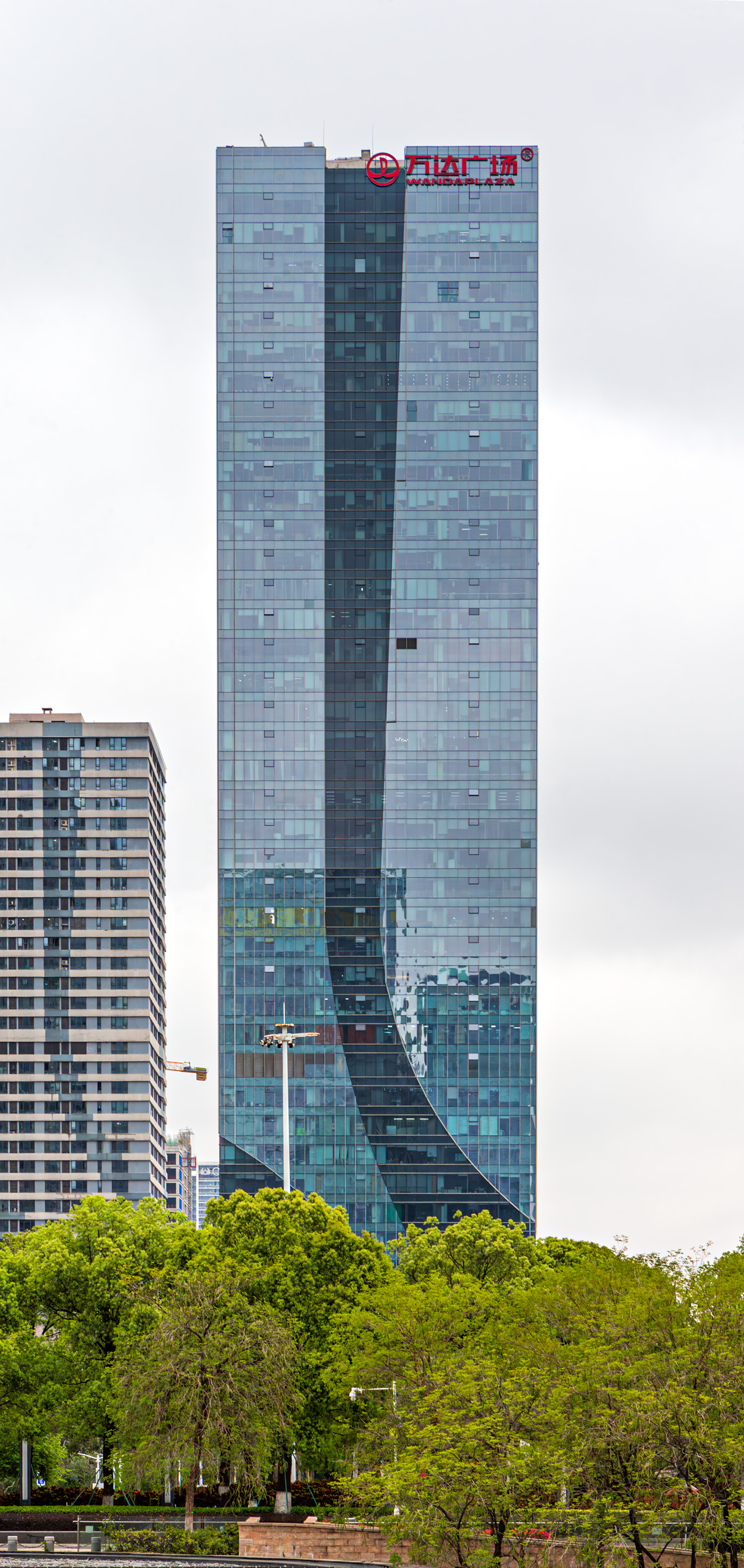 Wanda Plaza Tower 1, Foshan - View from the north. © Mathias Beinling