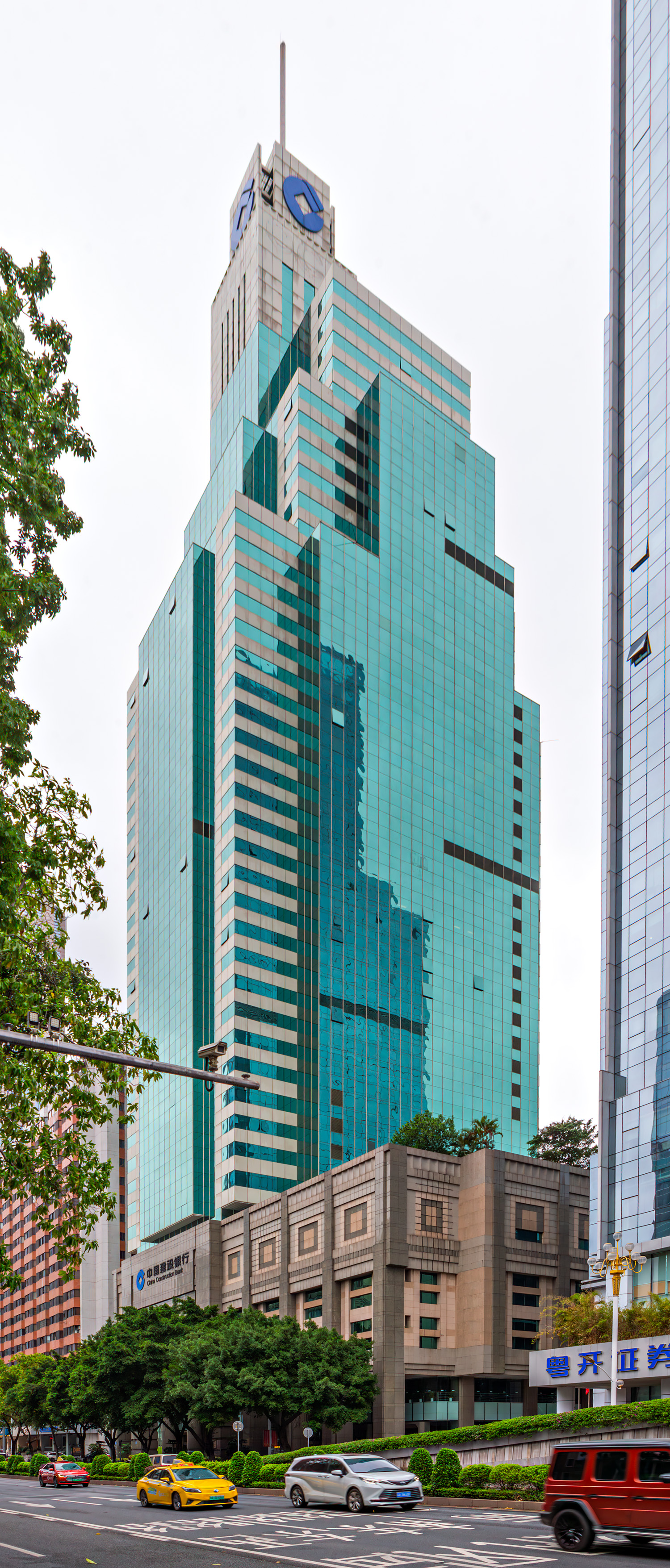 China Construction Bank Tower, Guangzhou - View from the southeast. © Mathias Beinling