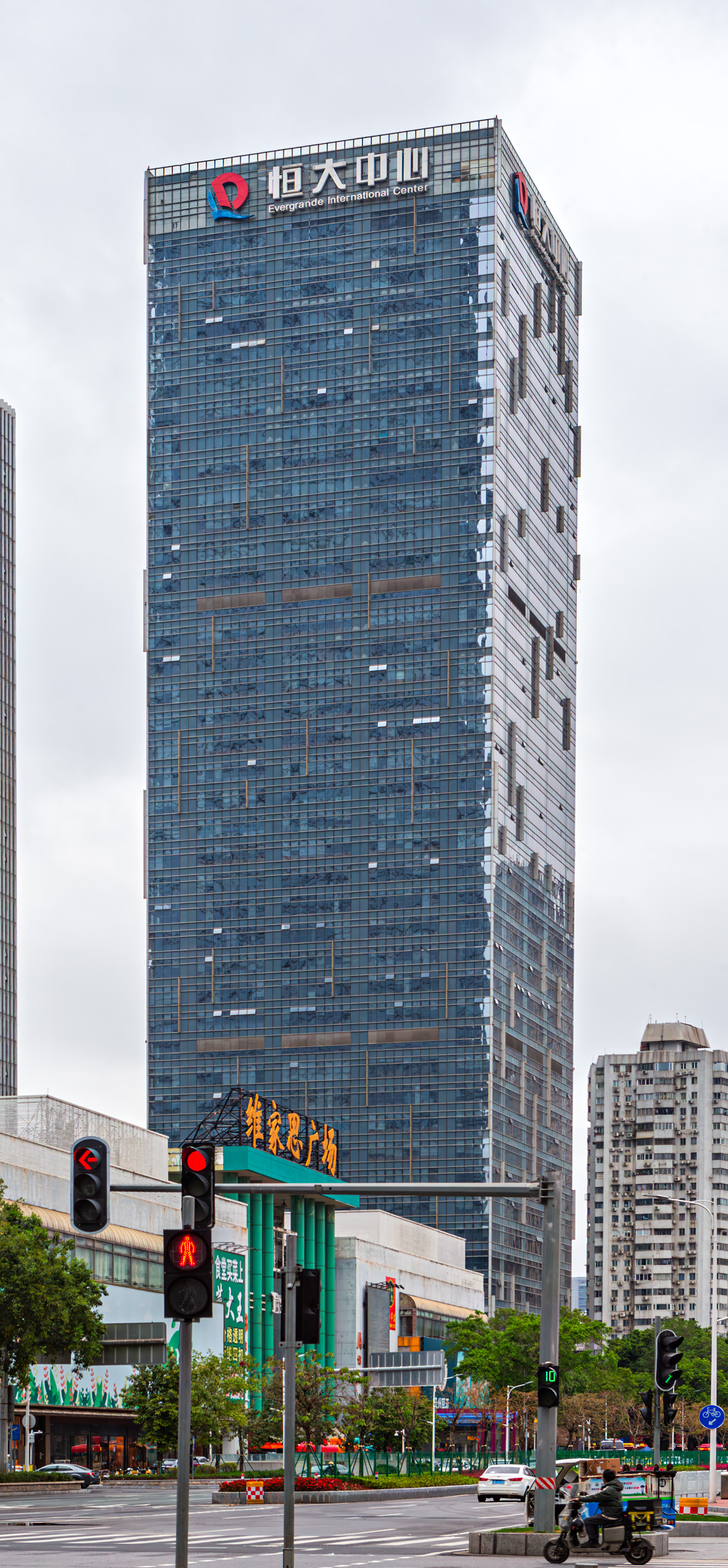 Evergrande Center, Guangzhou - View from the south. © Mathias Beinling