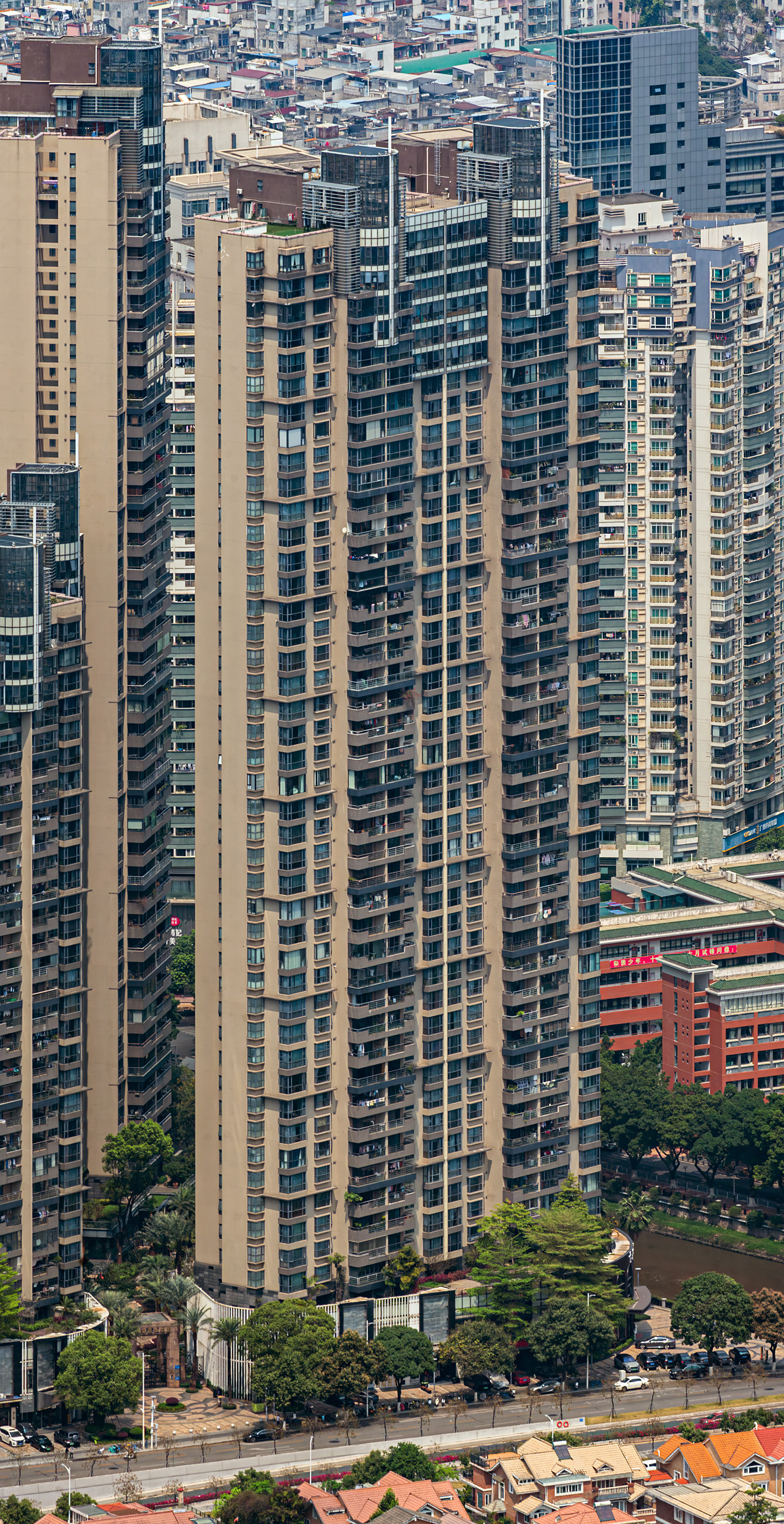 Guangdong Lijiang Garden Towers A8-A9, Guangzhou - View from Canton Tower. © Mathias Beinling