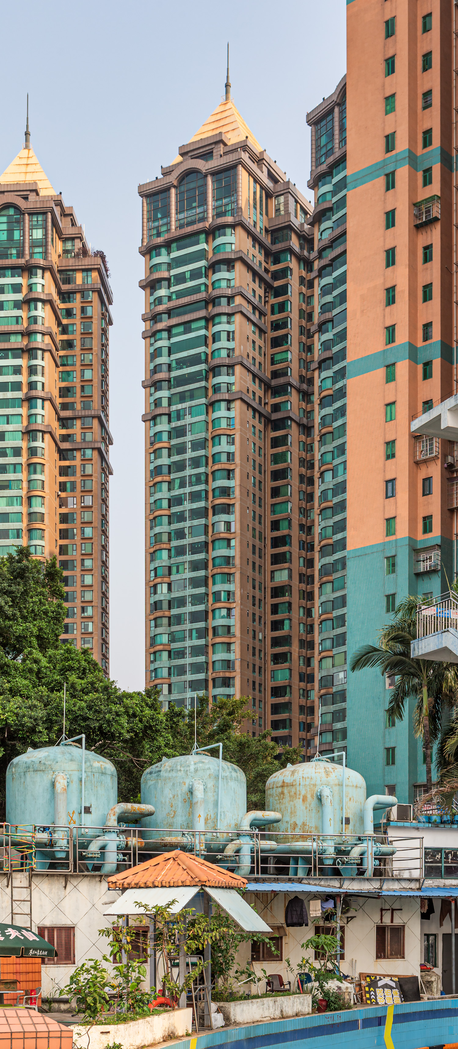Haizhu Peninsula Garden Tower 8, Guangzhou - View from the northwest. © Mathias Beinling