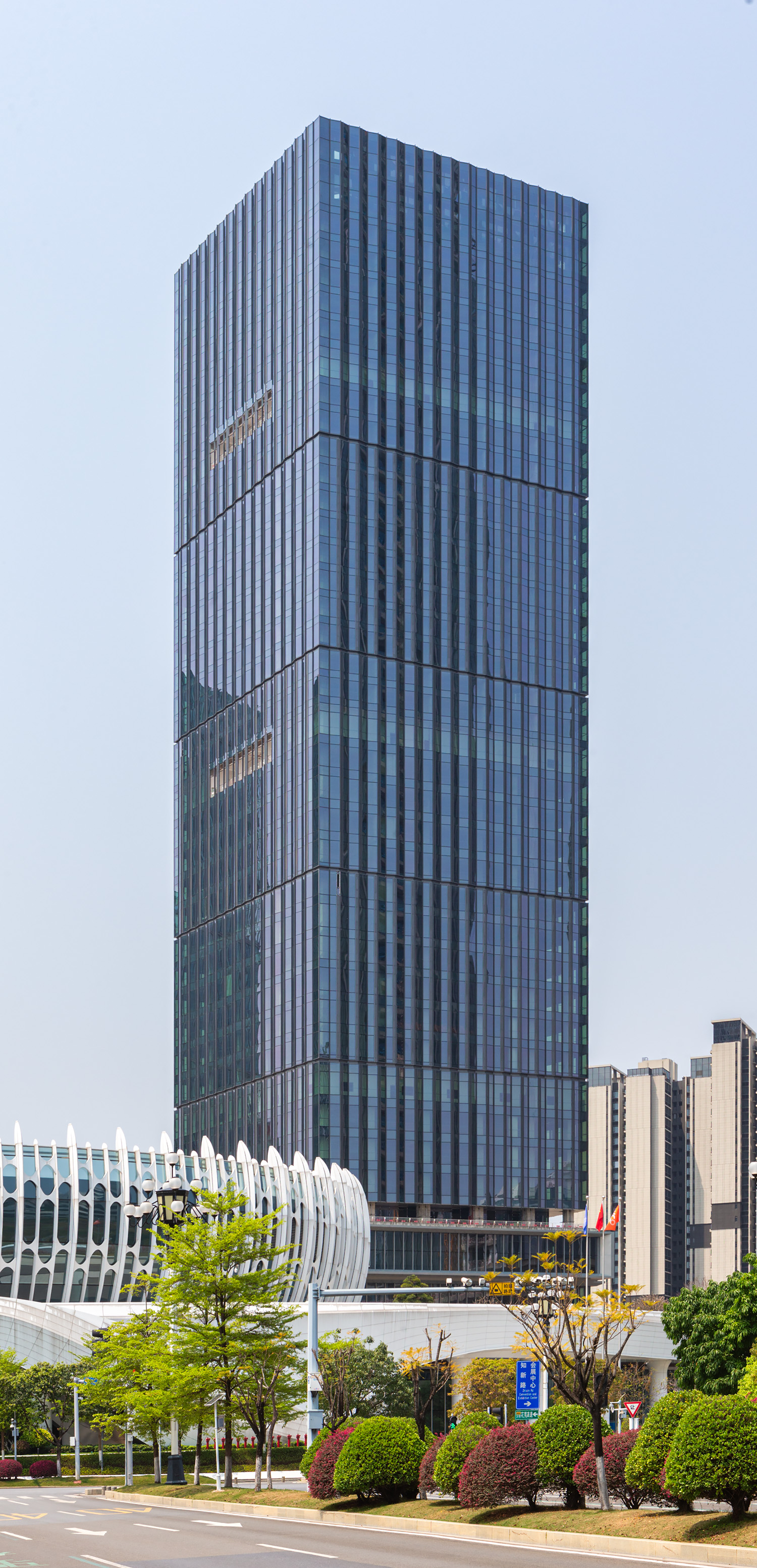 Knowledge City Plaza Building 25, Guangzhou - View from the east. © Mathias Beinling