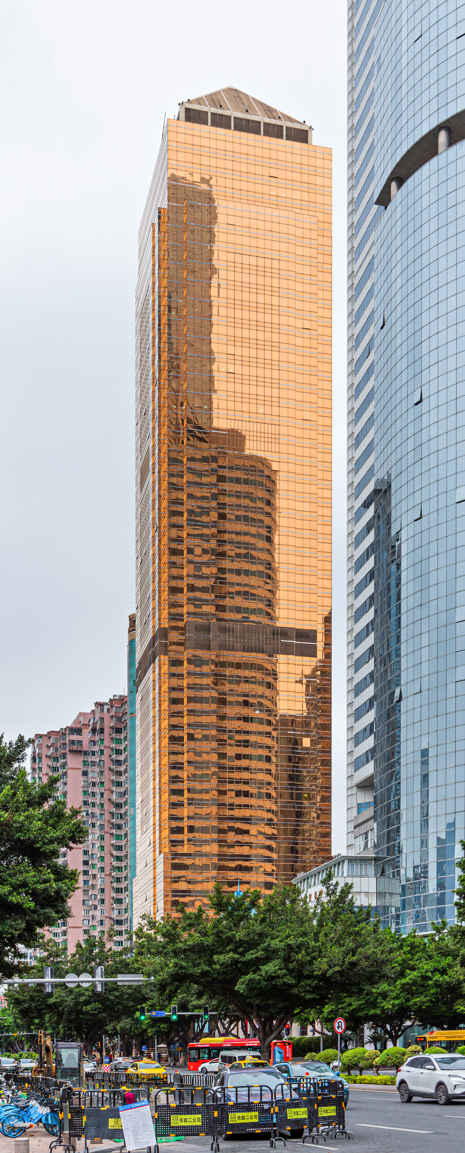Metro Plaza I, Guangzhou - View from the east. © Mathias Beinling