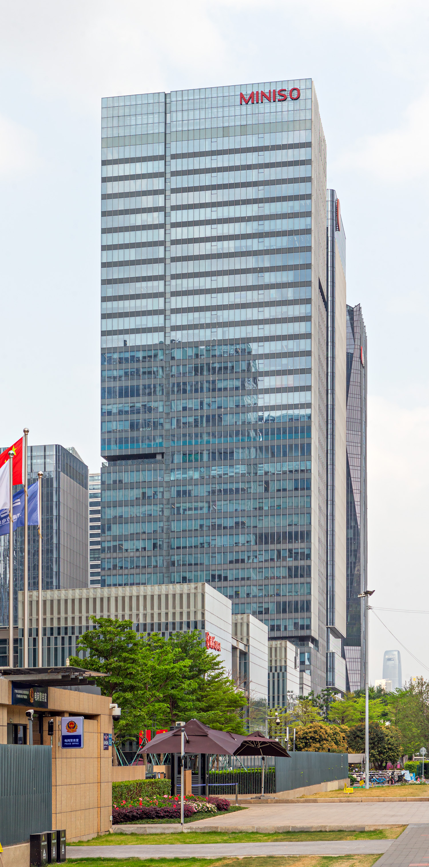 Mingfeng Plaza Tower A, Guangzhou - View from the west. © Mathias Beinling