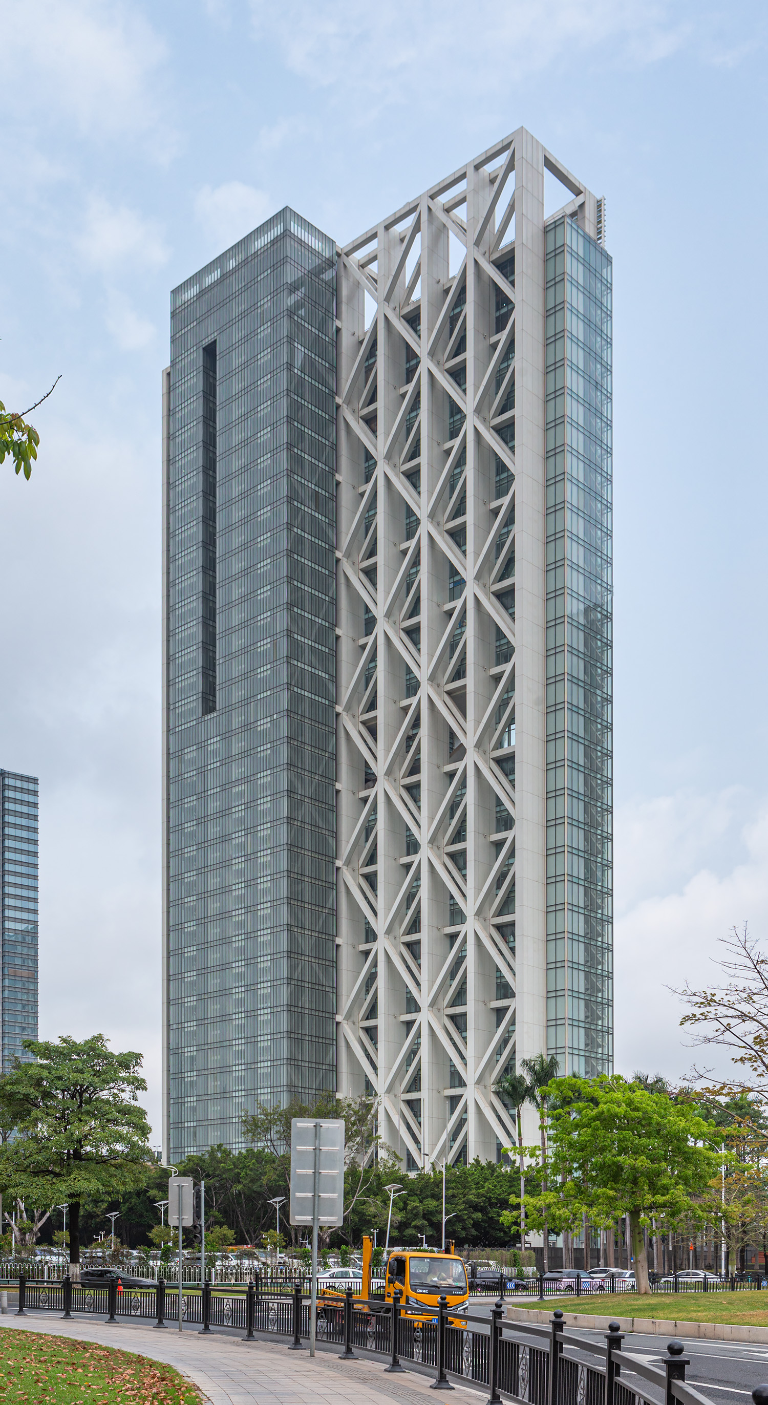 Poly Real Estate Headquarters Tower 2, Guangzhou - View from the southeast. © Mathias Beinling