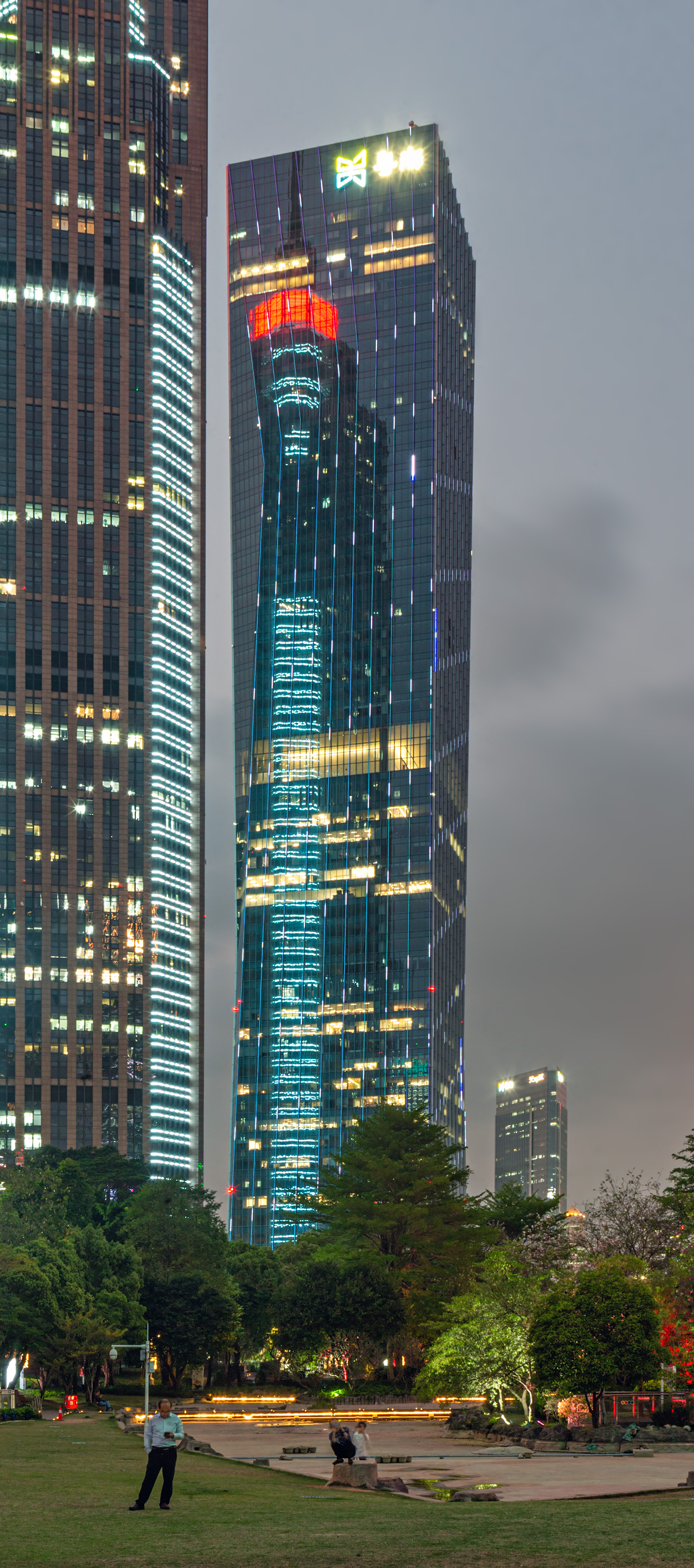 San Cheng Finance Tower 1, Guangzhou - View from the southeast. © Mathias Beinling