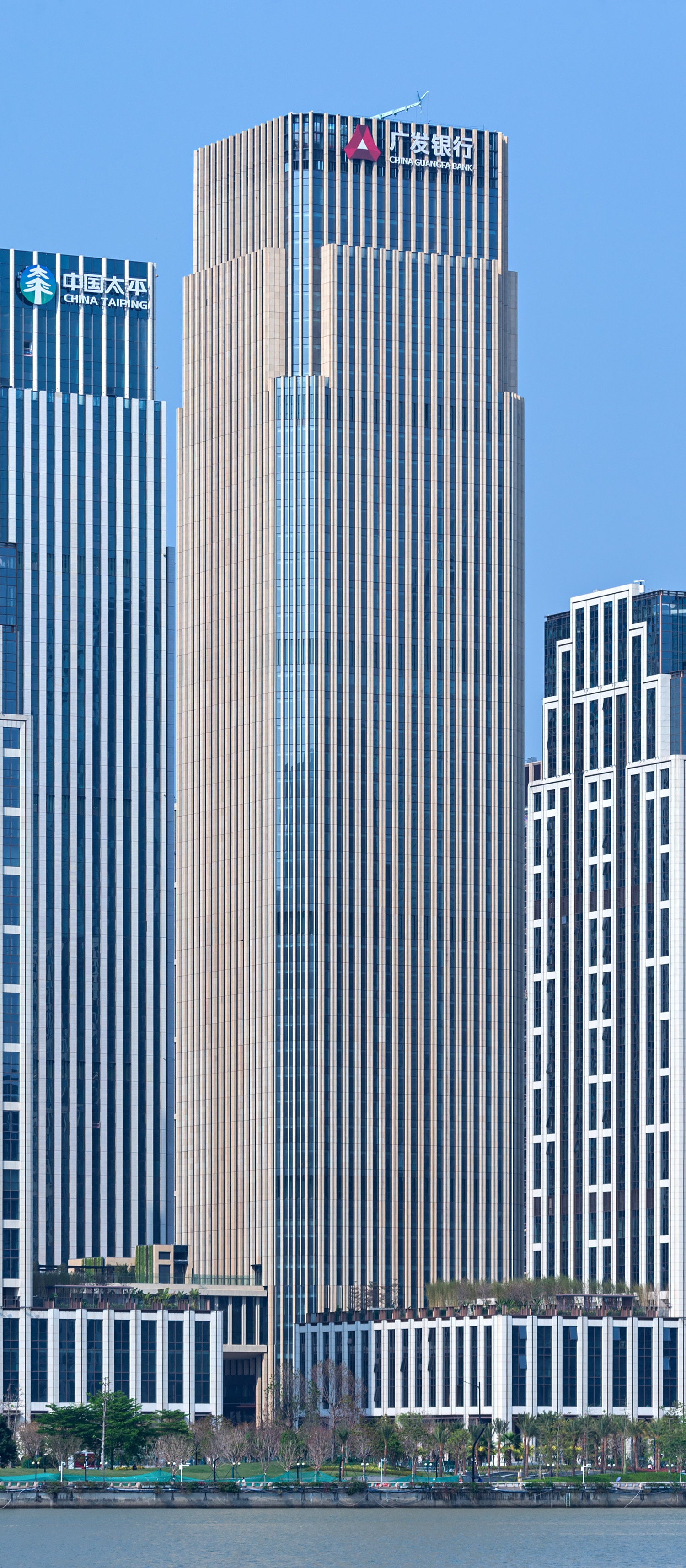 Southern Financial Center, Guangzhou - View across Pearl River. © Mathias Beinling
