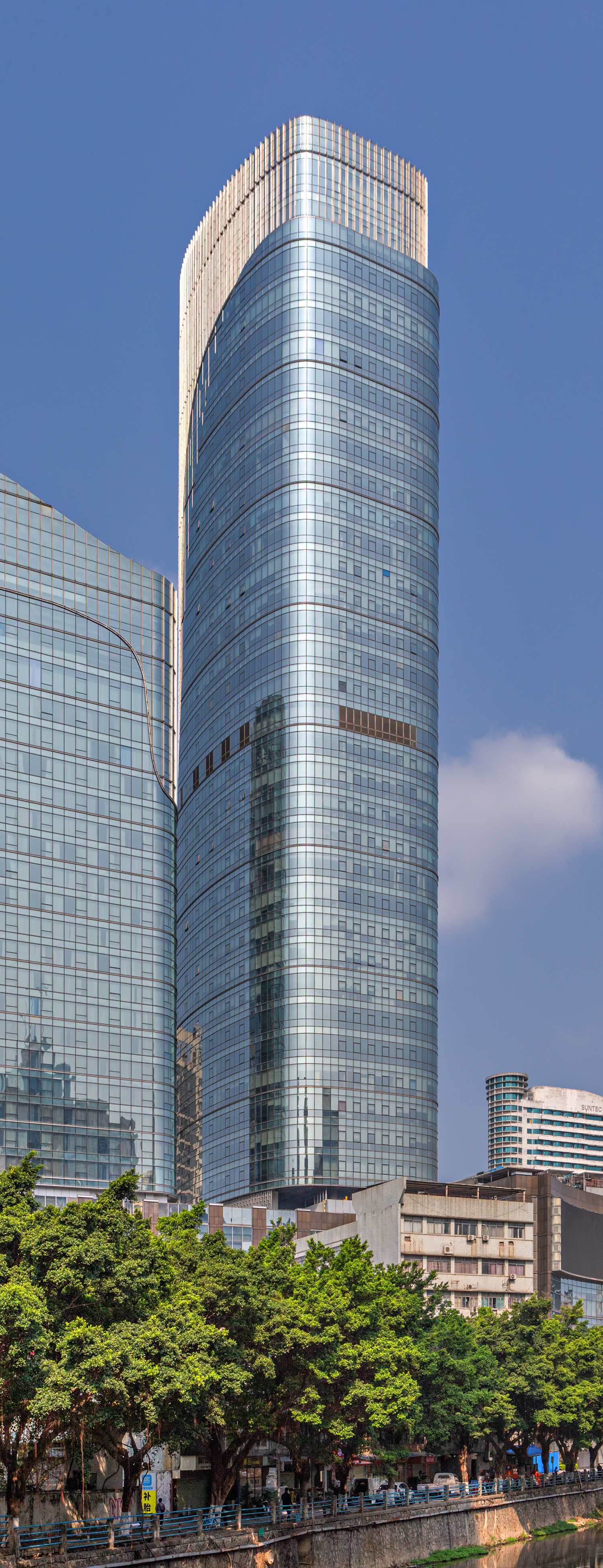 Sunrich Plaza Tower 1, Guangzhou - View from the southeast. © Mathias Beinling
