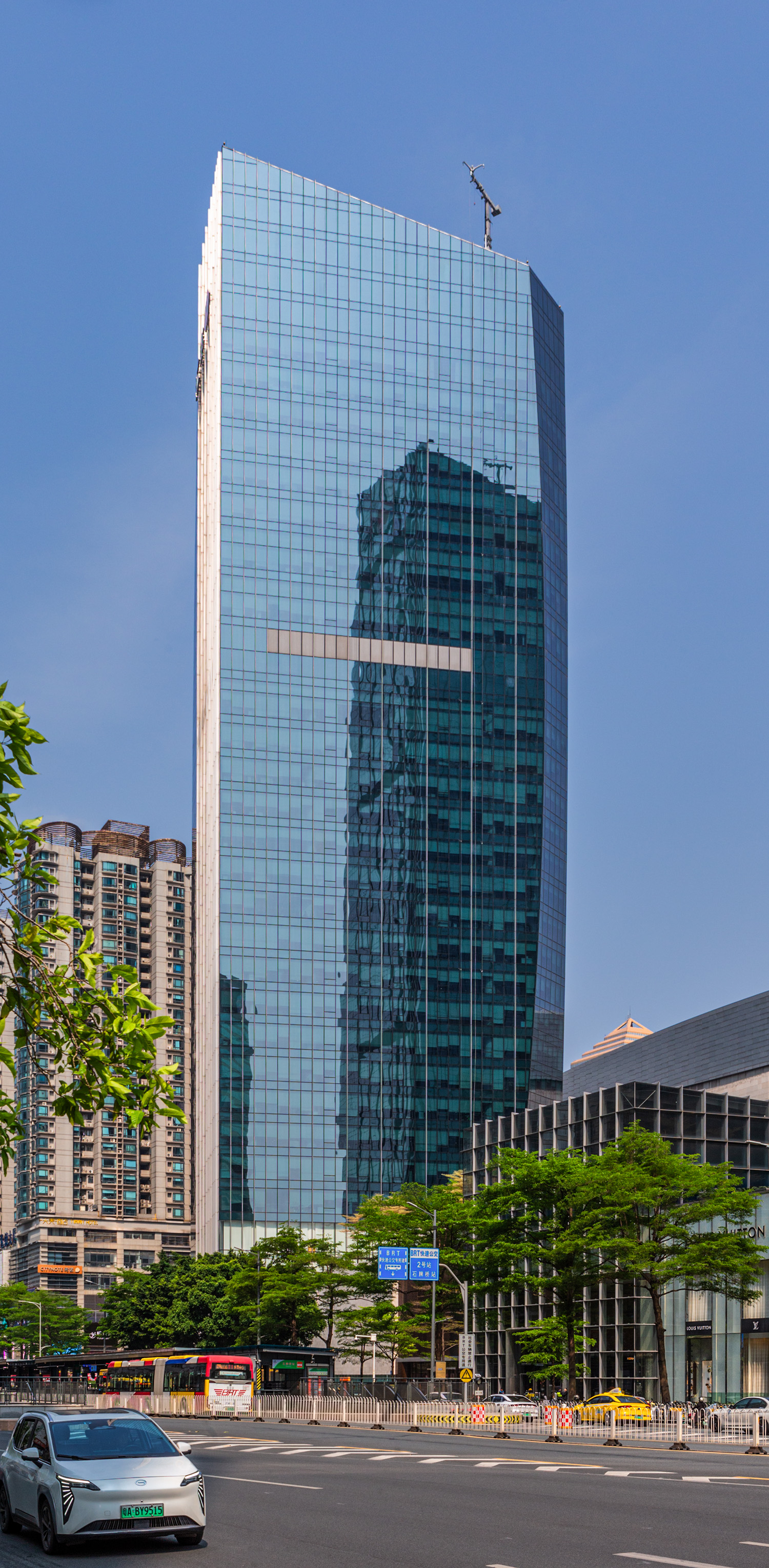 TaiKoo Hui Tower 2, Guangzhou - View from the east. © Mathias Beinling