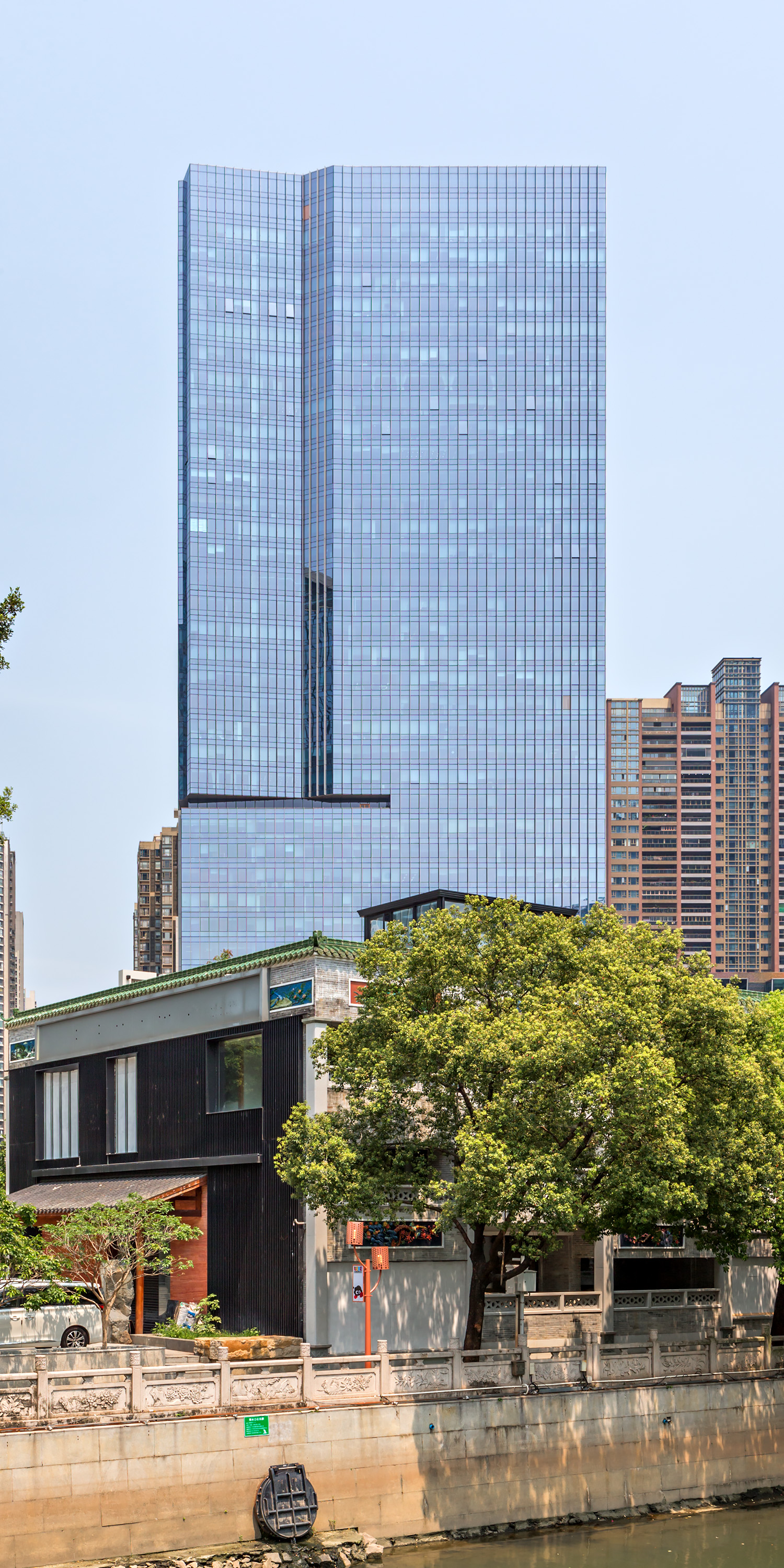 Tianhui Plaza Tower C1, Guangzhou - View from the south. © Mathias Beinling