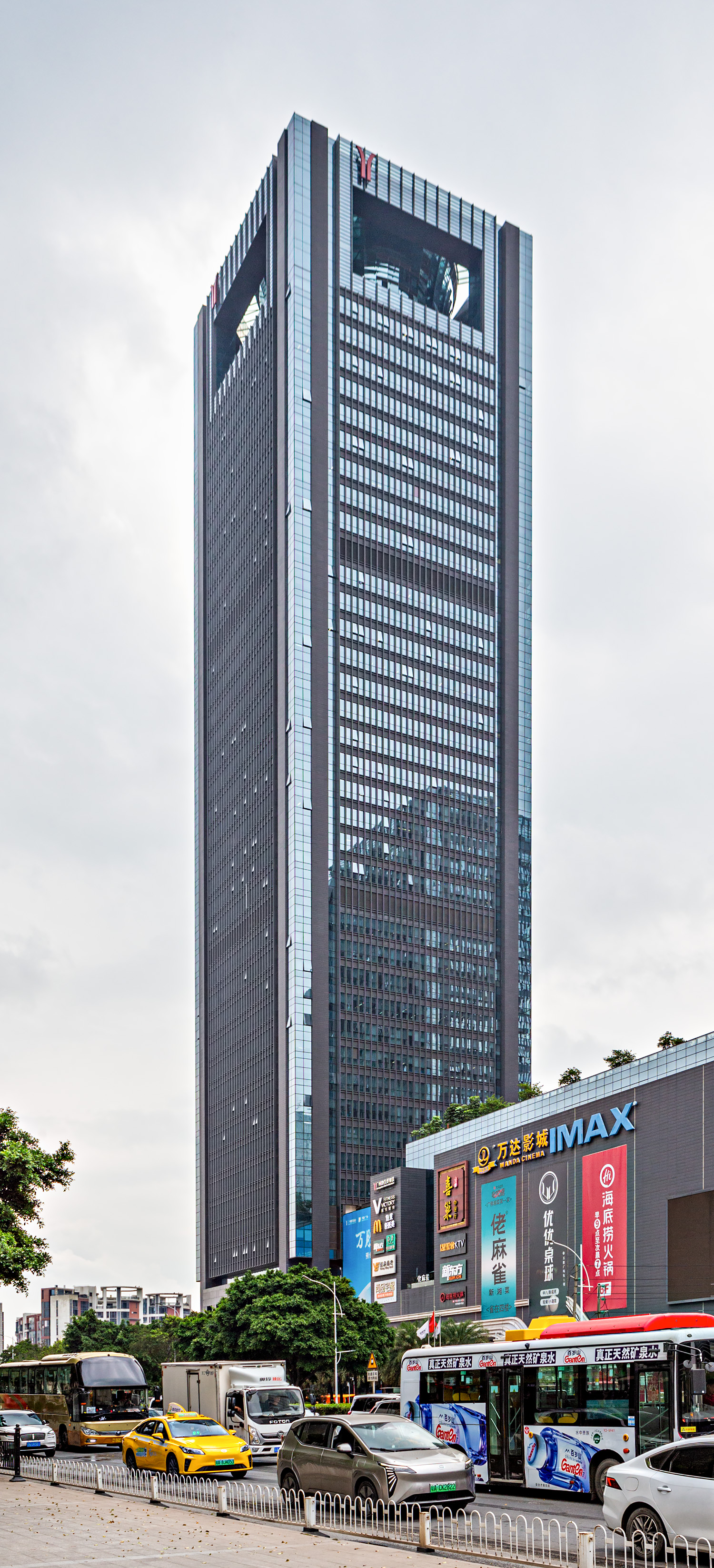 Wansheng Plaza Tower A, Guangzhou - View from the west. © Mathias Beinling