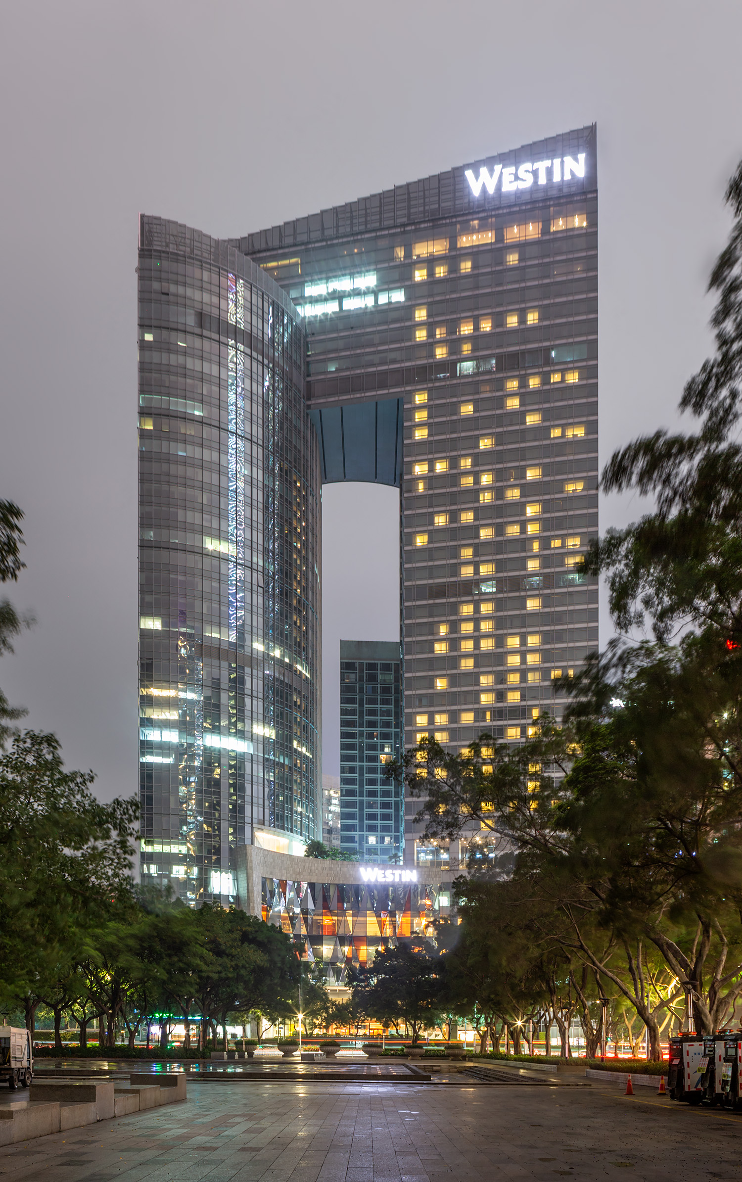 Westin Guangzhou Hotel, Guangzhou - View from the west. © Mathias Beinling