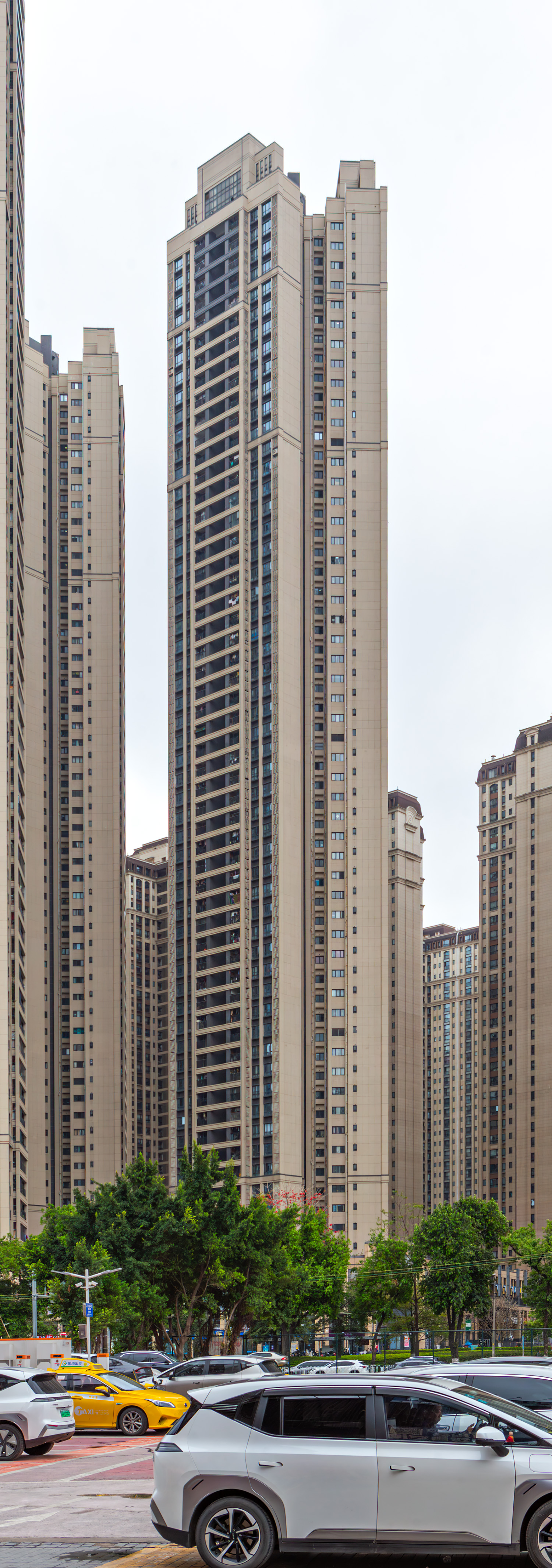 Zhonghai Huawan Apartments Tower C6, Guangzhou - View from the west. © Mathias Beinling