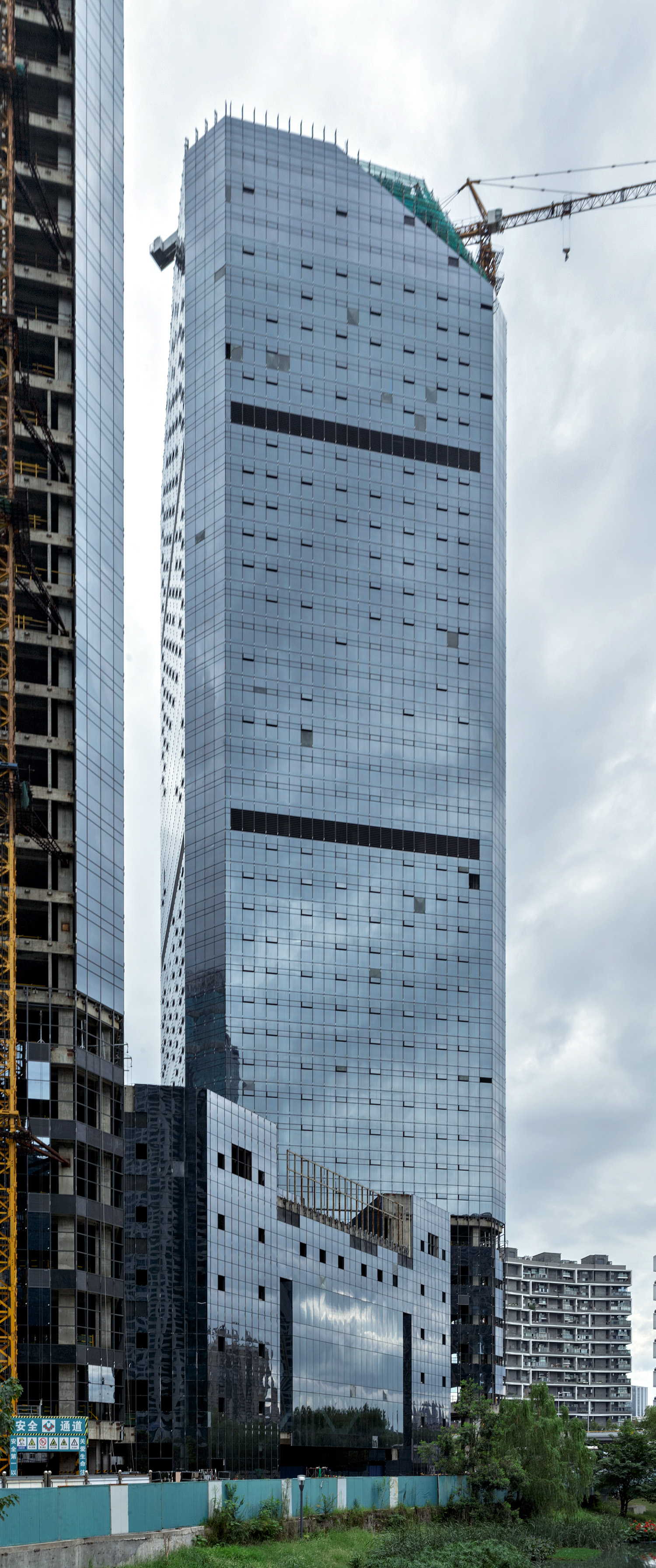 Asian Packaging Center Mansion West Tower, Hangzhou - Under construction. © Mathias Beinling