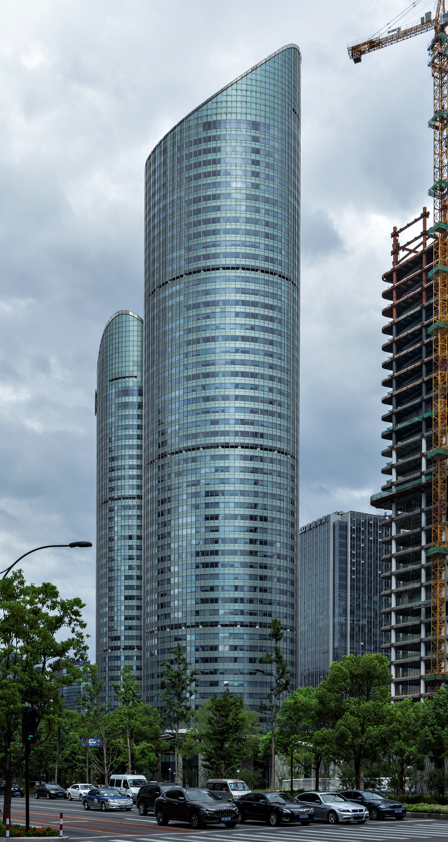 Zhe Jiang Fortune Financial Center Tower 1, Hangzhou - View from the west. © Mathias Beinling