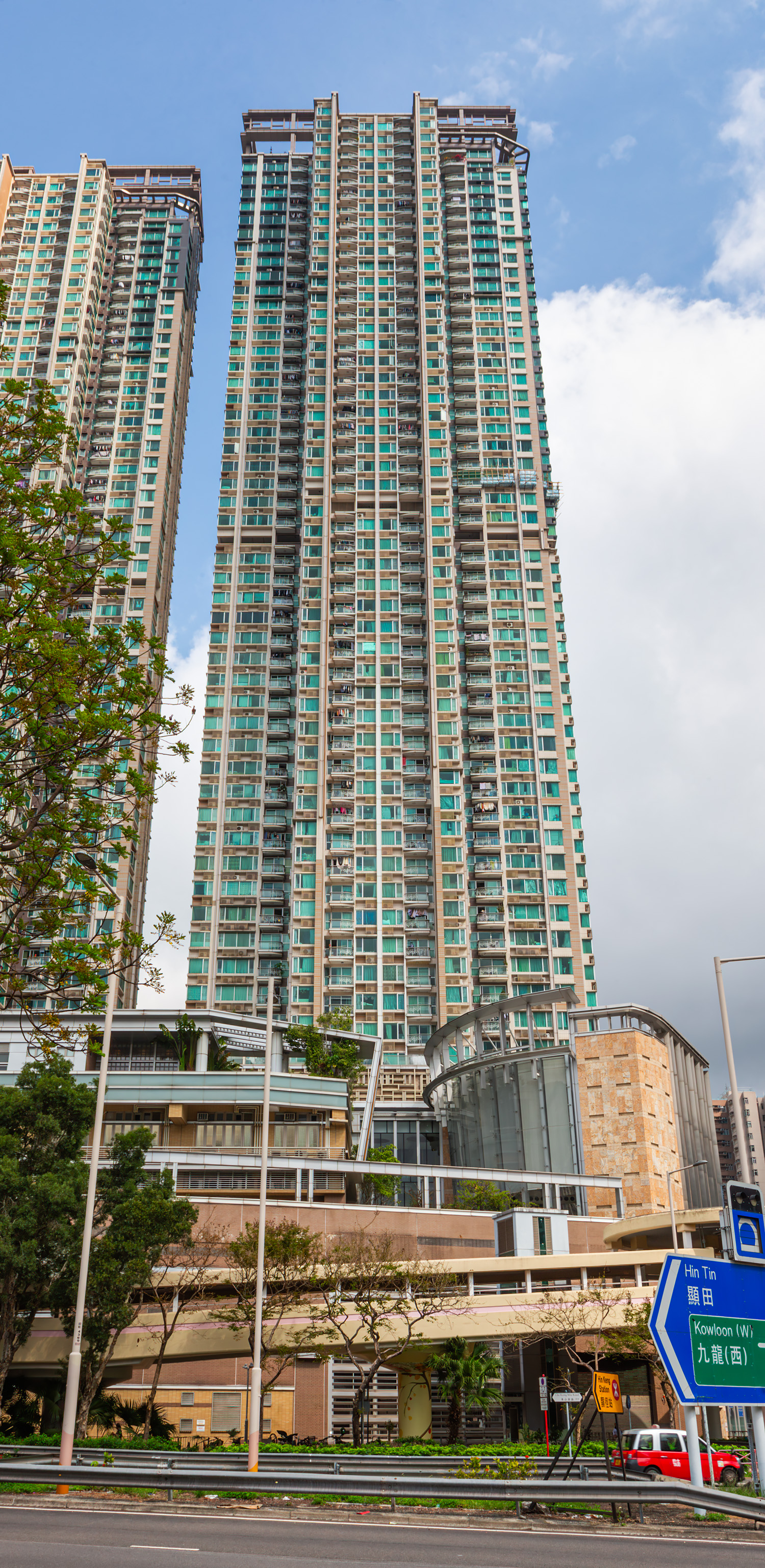 Festival City III Tower 5 - Looking up