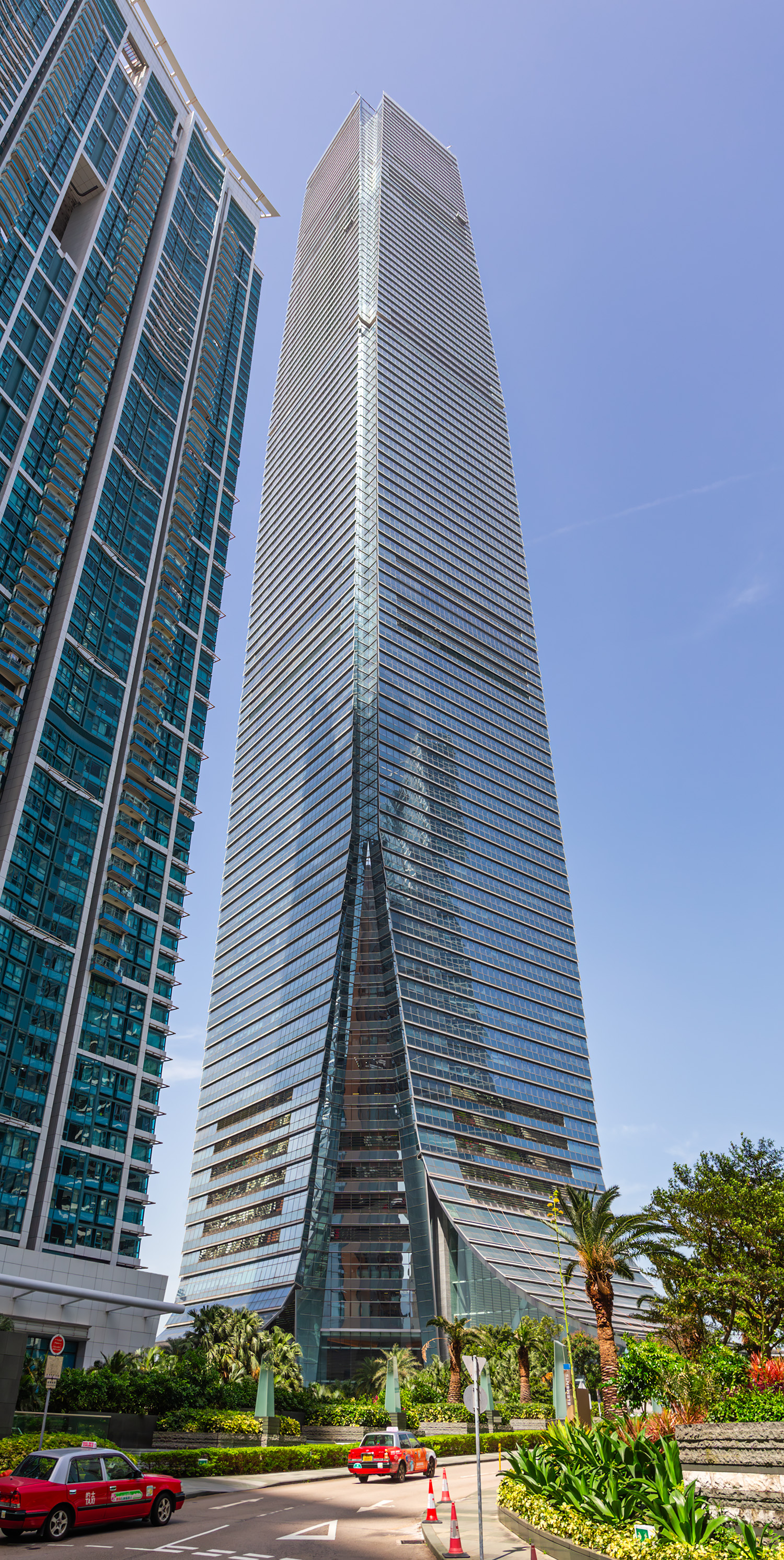 International Commerce Centre - Looking up