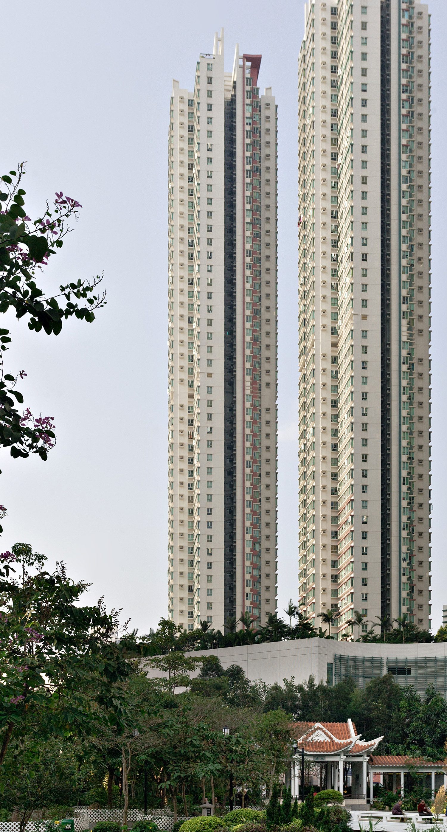 Metro Harbourview Tower 1 - View from the southeast